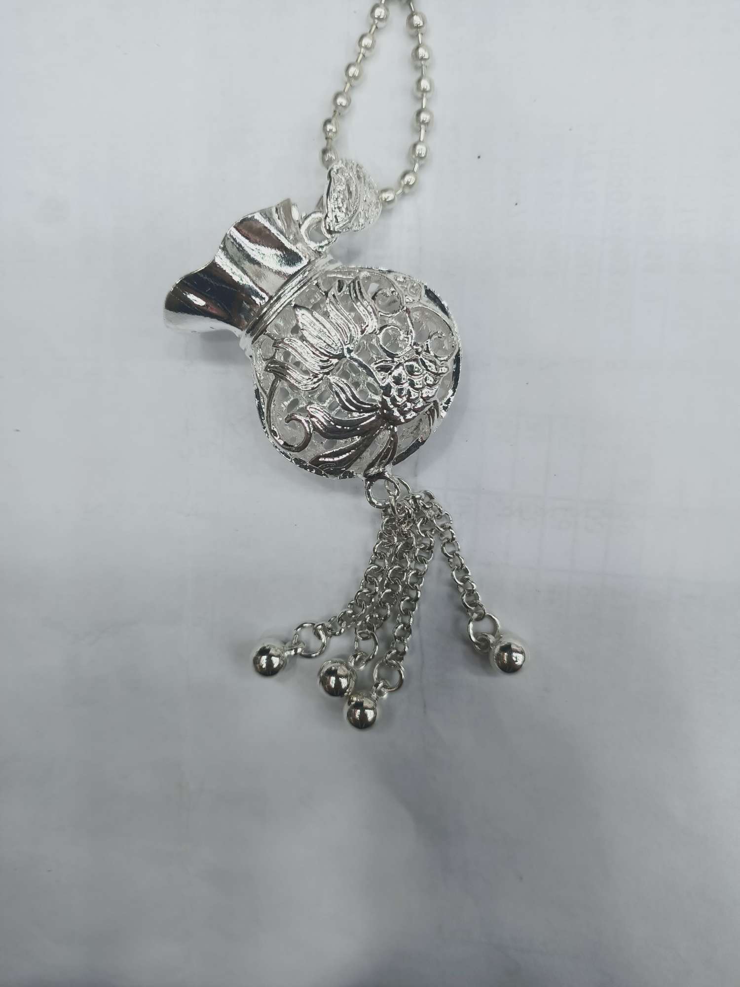 Minority Style Hollow Fortune Bag Goldfish Pendant Necklace Specification drawing