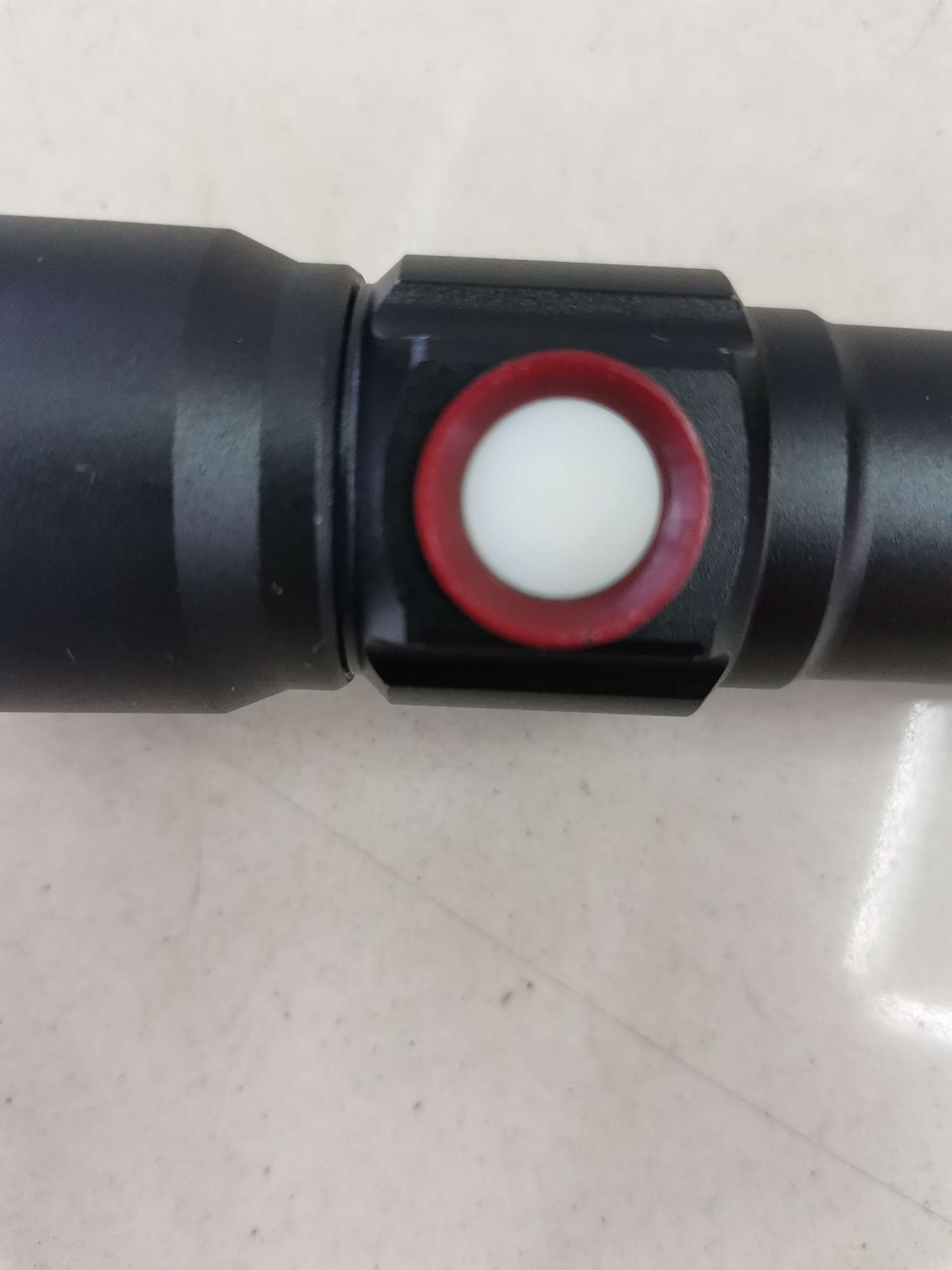 强光CSB充电户外照明探险超亮远射小型迷你便携L2多功能家用耐用手电筒白底实物图