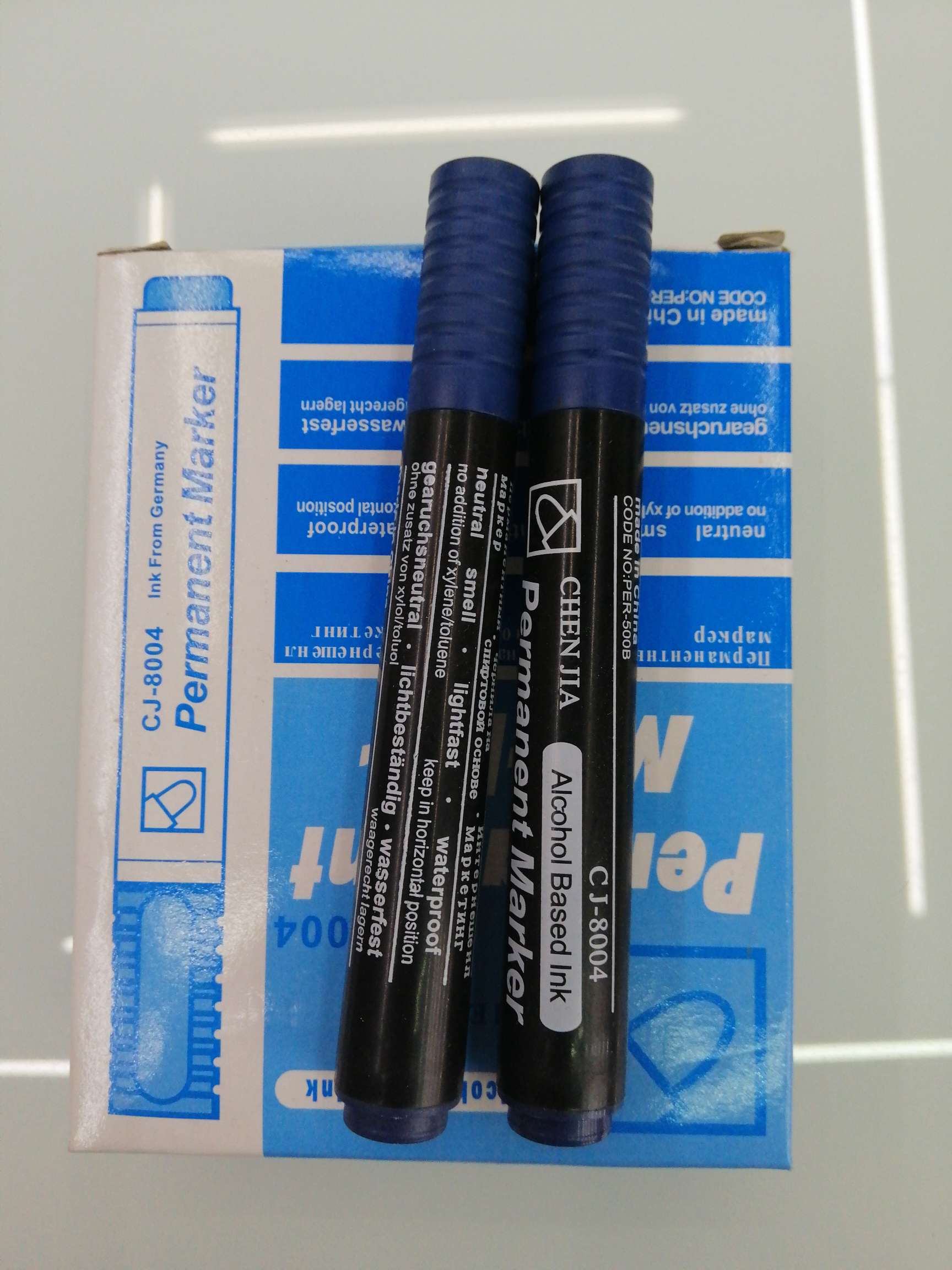 Yiwu Hanjia Stationery CJ-8004 Marker Pen 12-piece box set, black, blue and red colors full figure