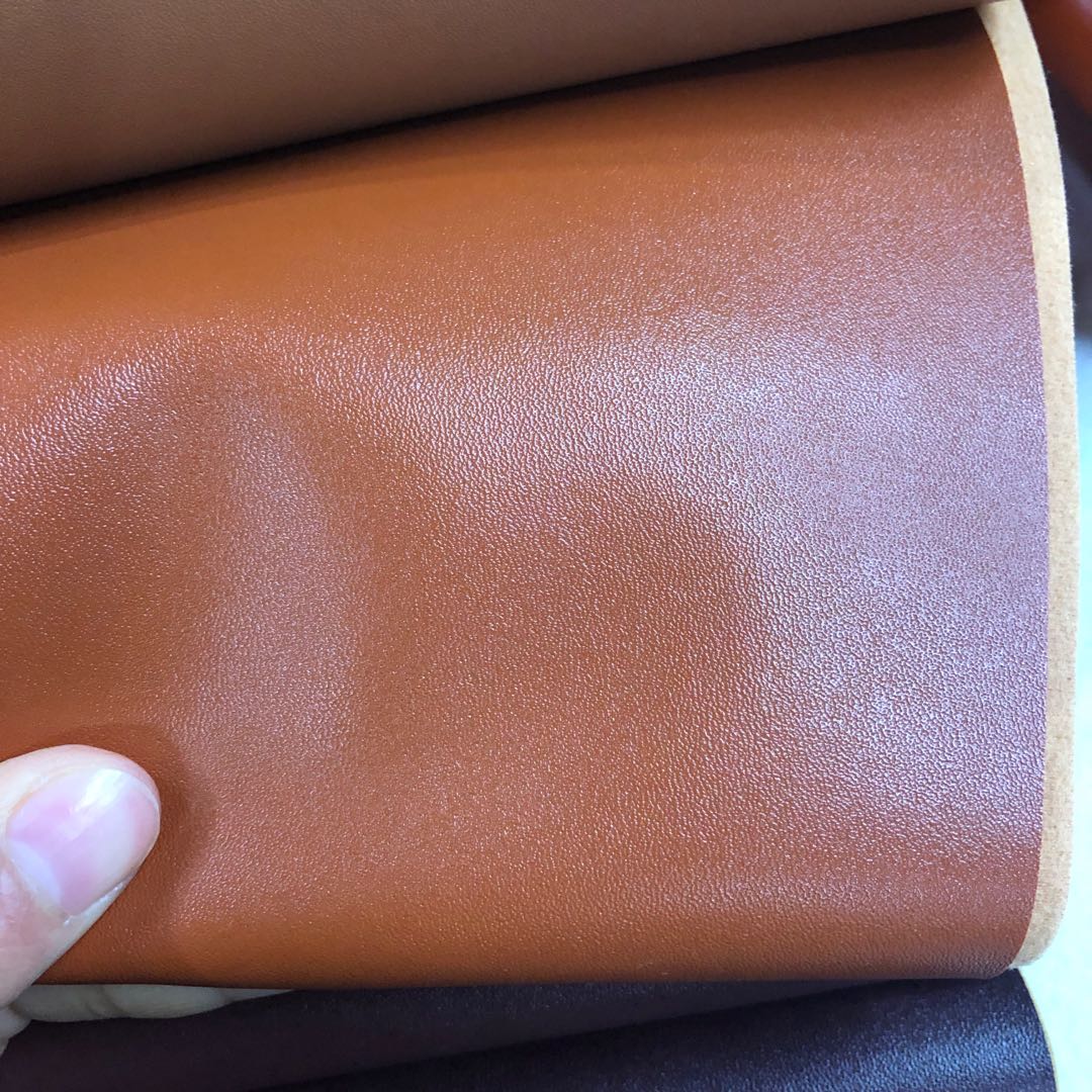 Factory direct sales of 6p eco-friendly artificial leather, sheepskin texture, PVC leather, thickened luggage, handbag leather, sofa booth, waterproof leather fabric Application Scenario