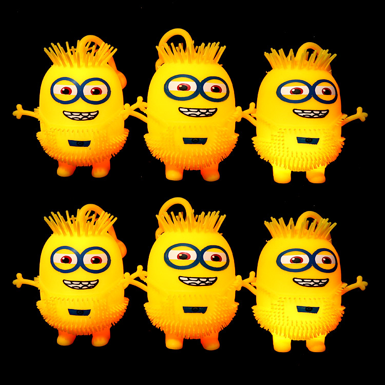 小黄人奶瓶装毛毛球产品图