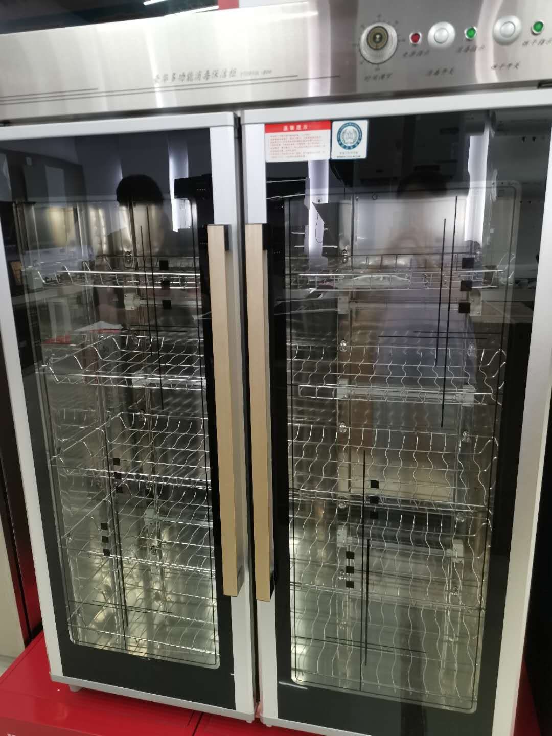 豪华多功能消毒保洁柜全钢产品图