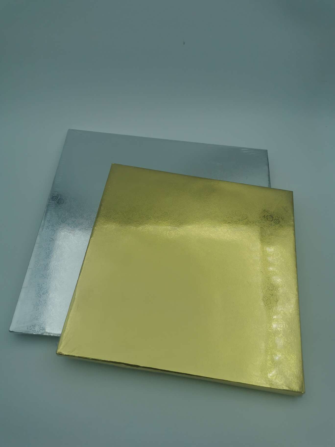 A golden-patterned square baking mousse cake base pad Item Picture