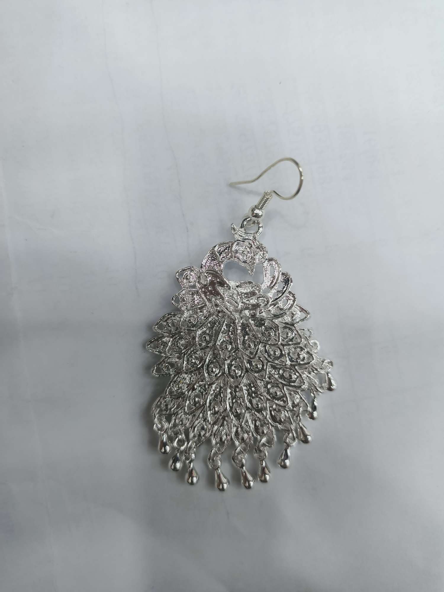 Minority Wind Four Layers Of White Peacock Open Screen Earrings Trumpet Specification drawing