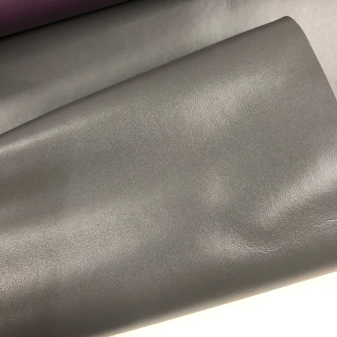 Factory direct sales of fine, small-textured, eco-friendly pvc artificial leather, simulated leather, fine-textured luggage leather, sofa leather, soft leather fabric undefined