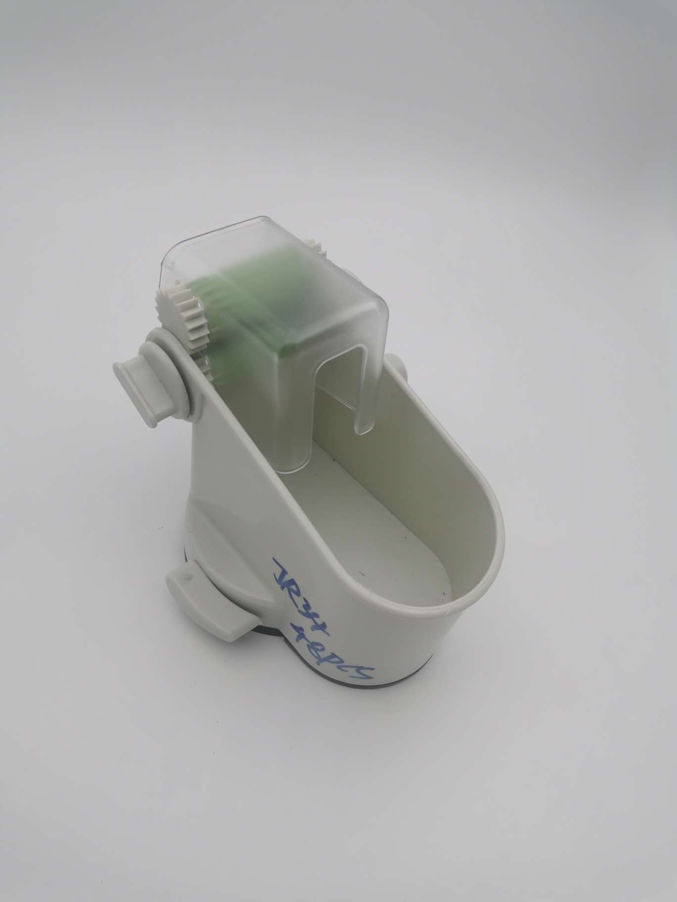 TV hit kitchen gadget, pea peeler, hand-cranked peeler, an easy peeler for peas Application Scenario