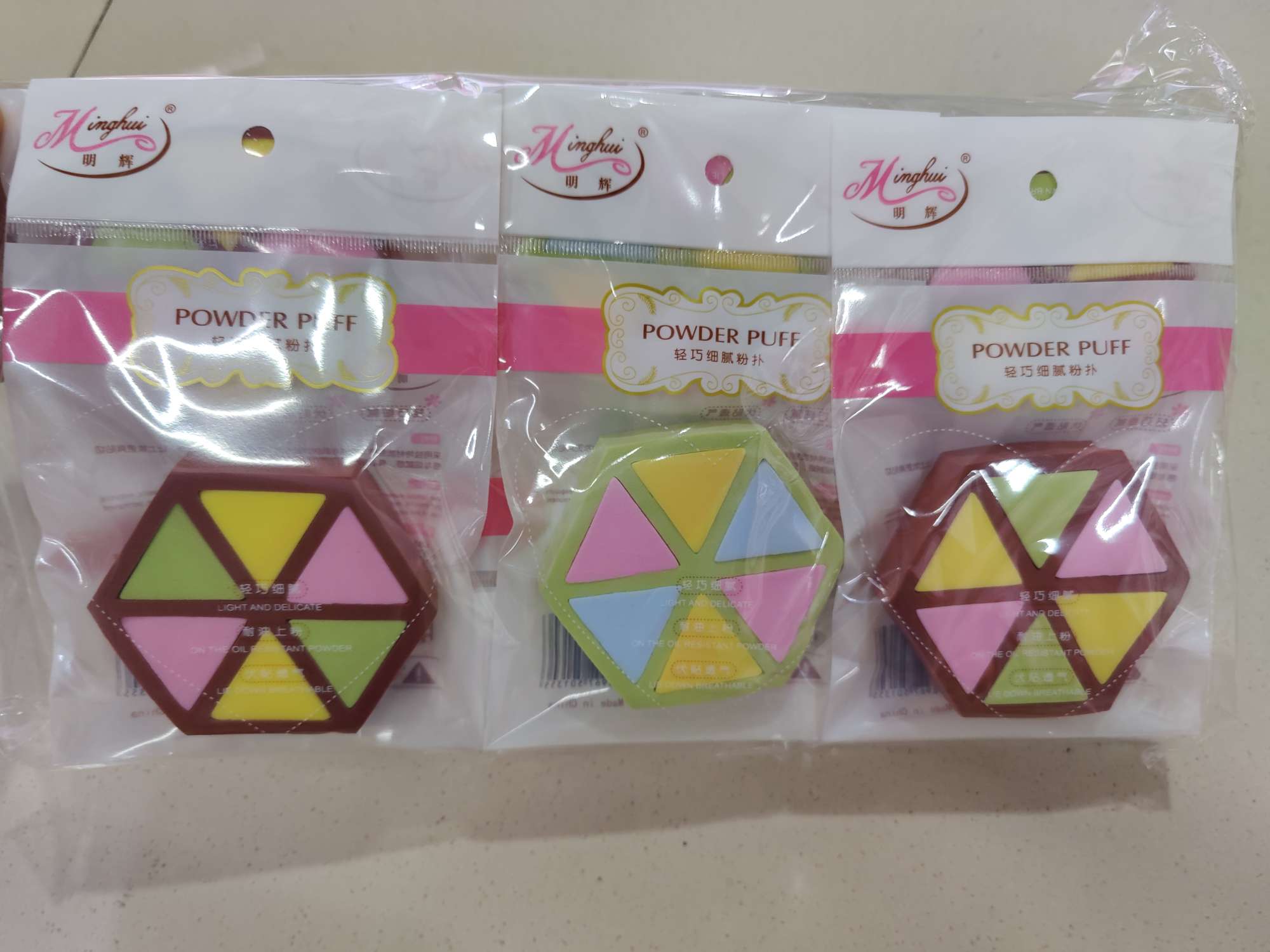 Bubble water large hexagon color powder puff Specification drawing