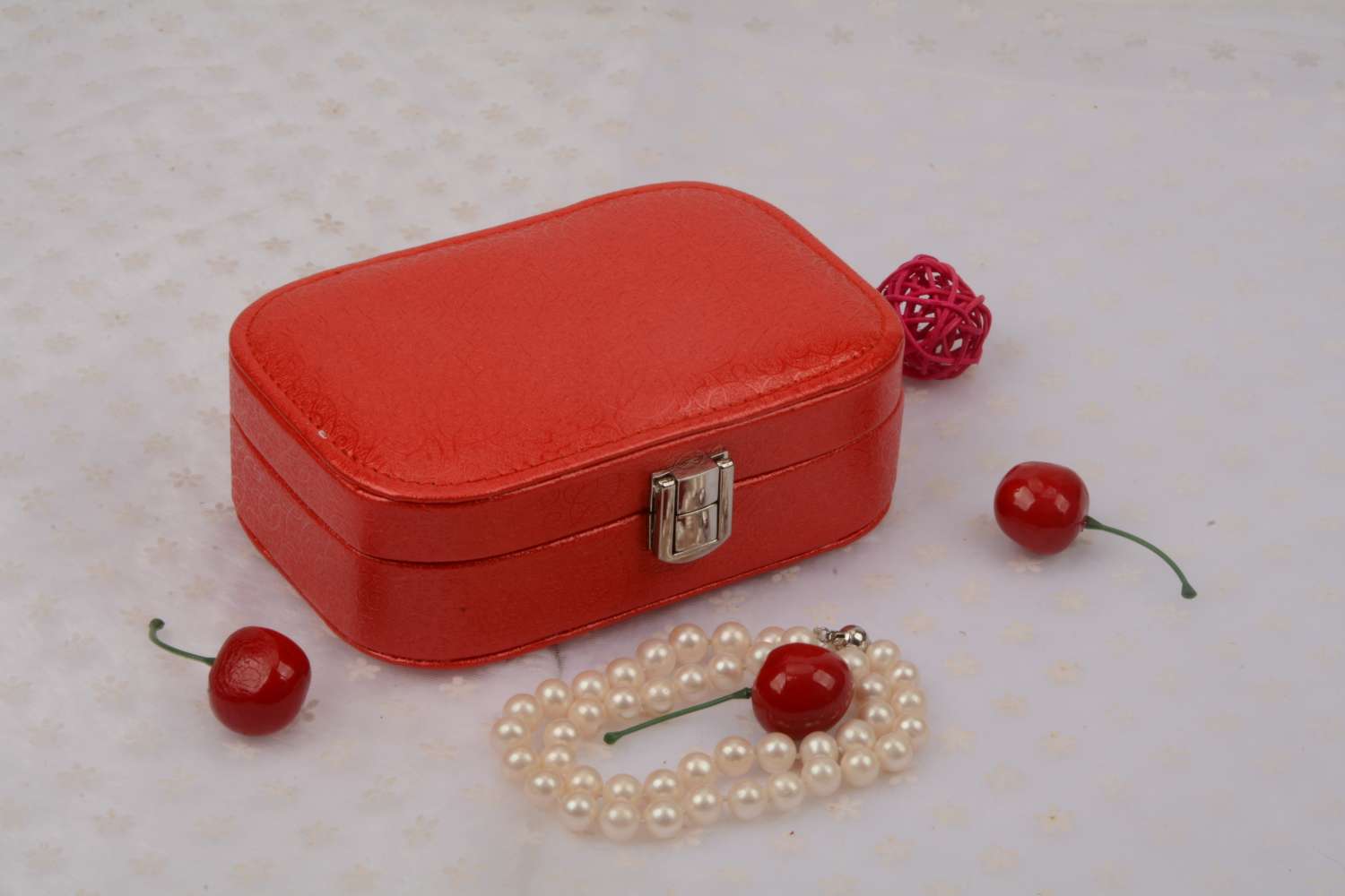 Makeup bag Makeup case set in professional red