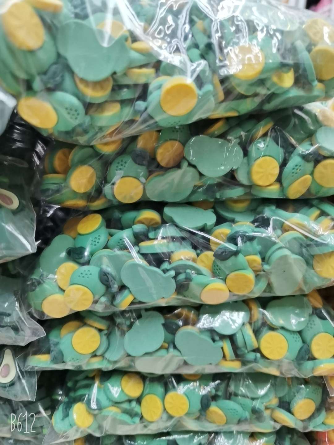 Resin fruit double-combination cartoon fruit dumpling plate Douyin bestseller diy hairpin water cup sticker cream glue phone case resin accessories Application Scenario