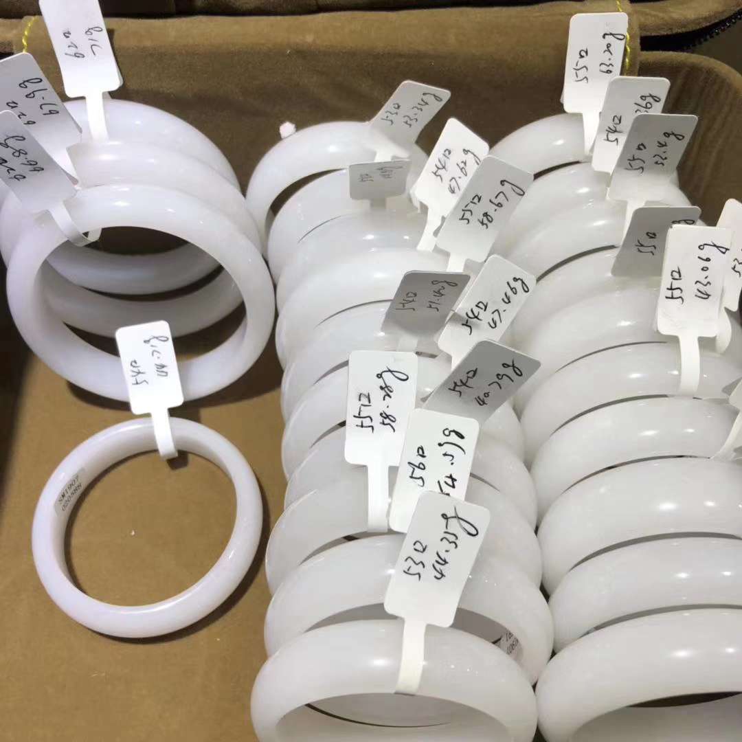 手镯实物图