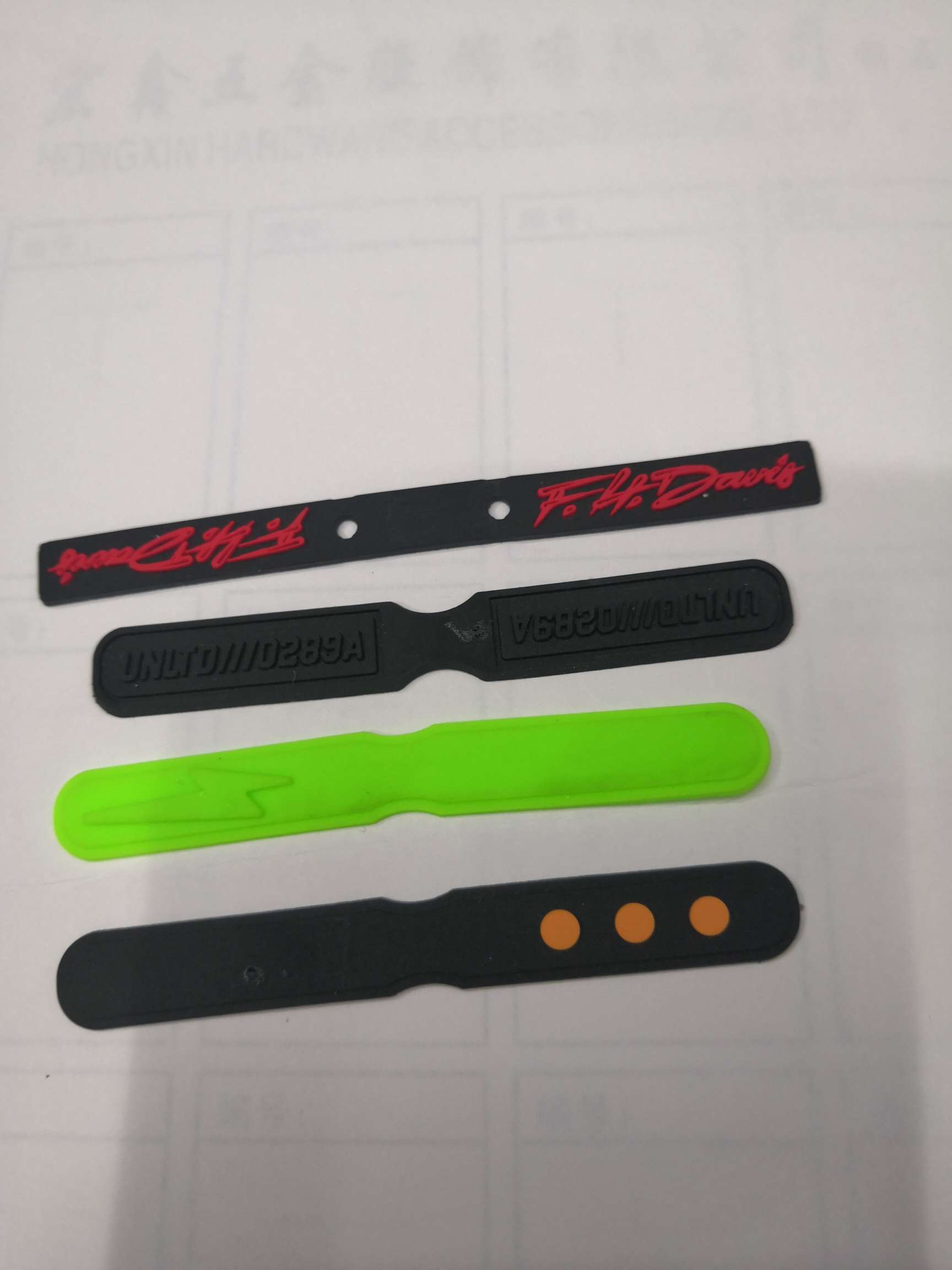 Luggage Handle full figure