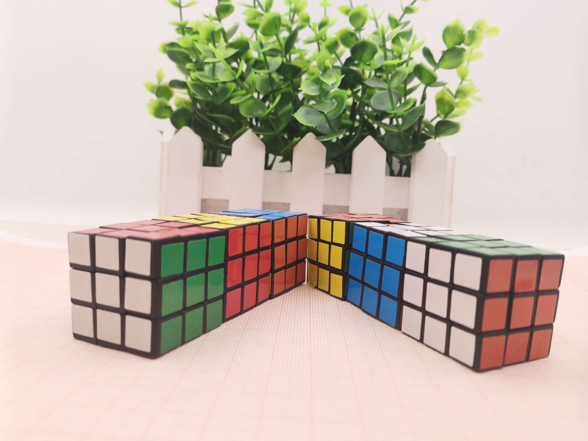 益智玩具 魔方三阶儿童比赛专用魔方 赠品玩具迷你版小小魔方详情图6