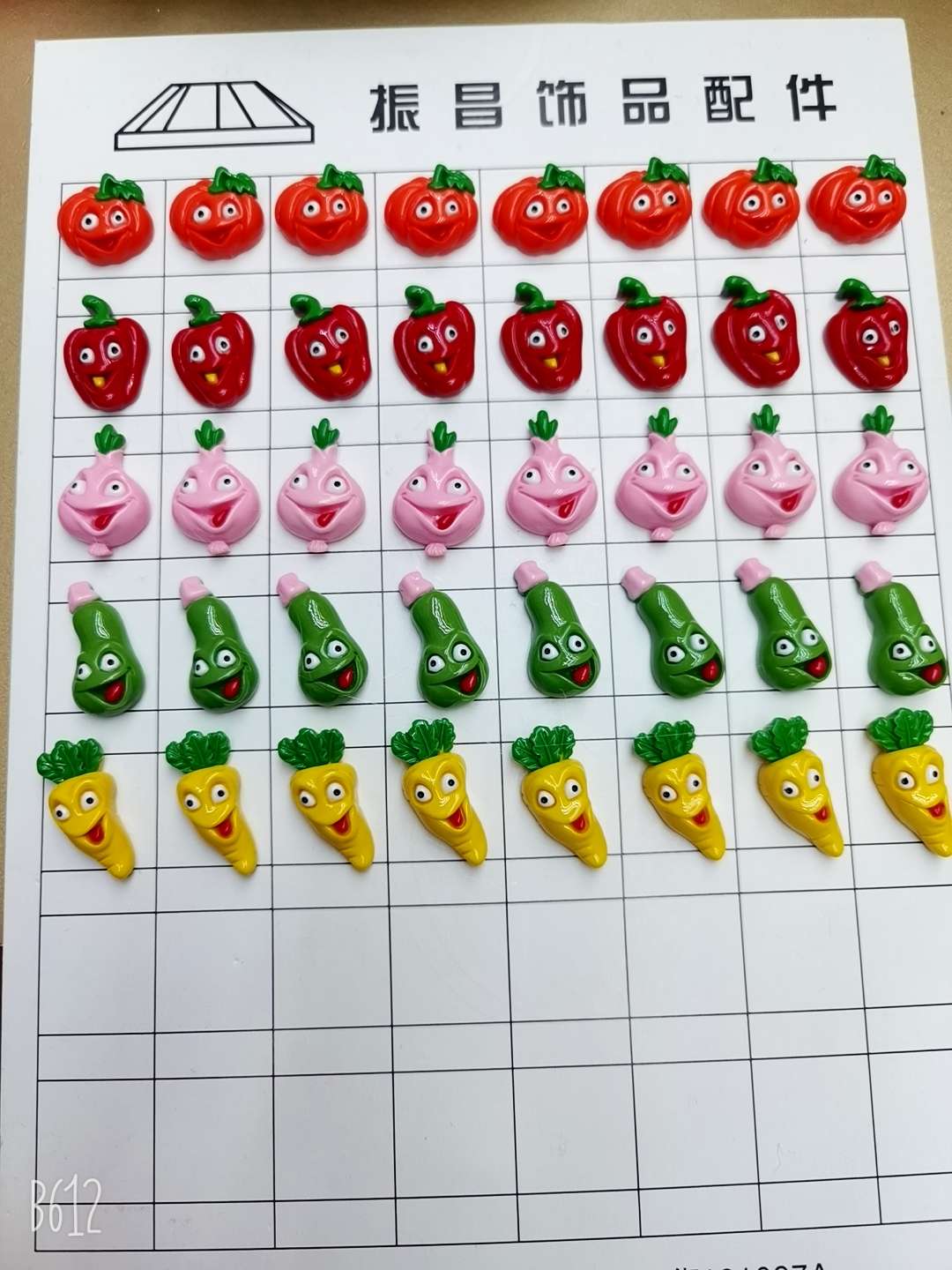 Resin quirky vegetables, cartoon fruits, dumpling plates, Douyin best-selling diy hairpins, water cups, cream glue stickers, phone cases, resin accessories