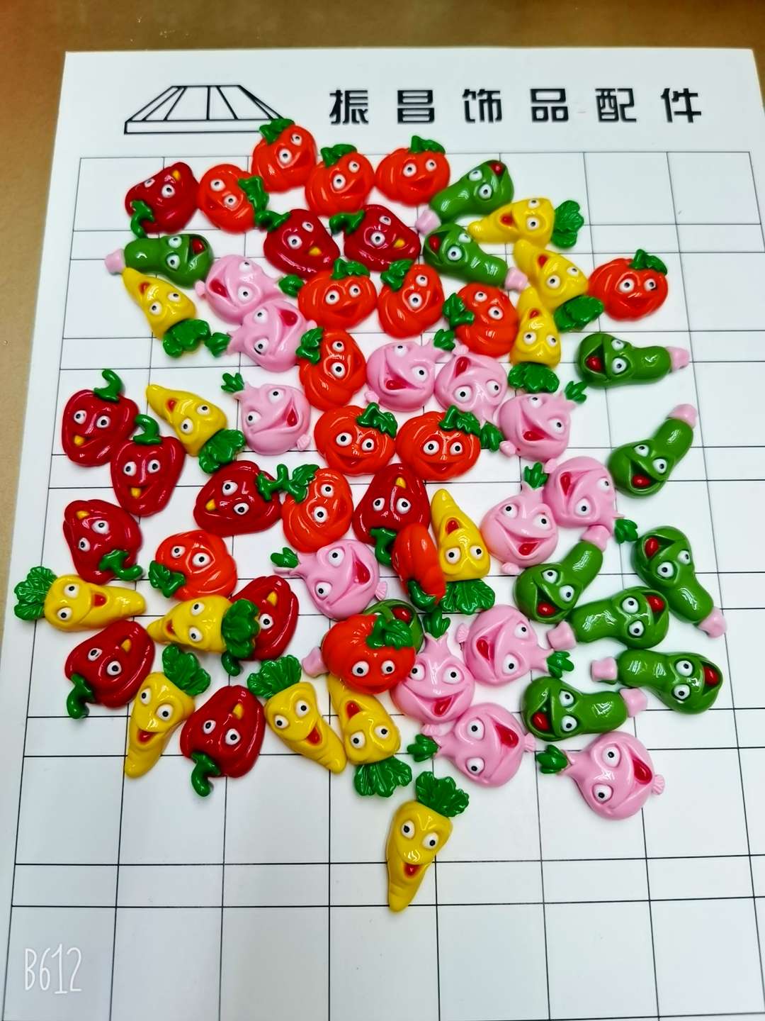 Resin quirky vegetables, cartoon fruits, dumpling plates, Douyin best-selling diy hairpins, water cups, cream glue stickers, phone cases, resin accessories details Picture