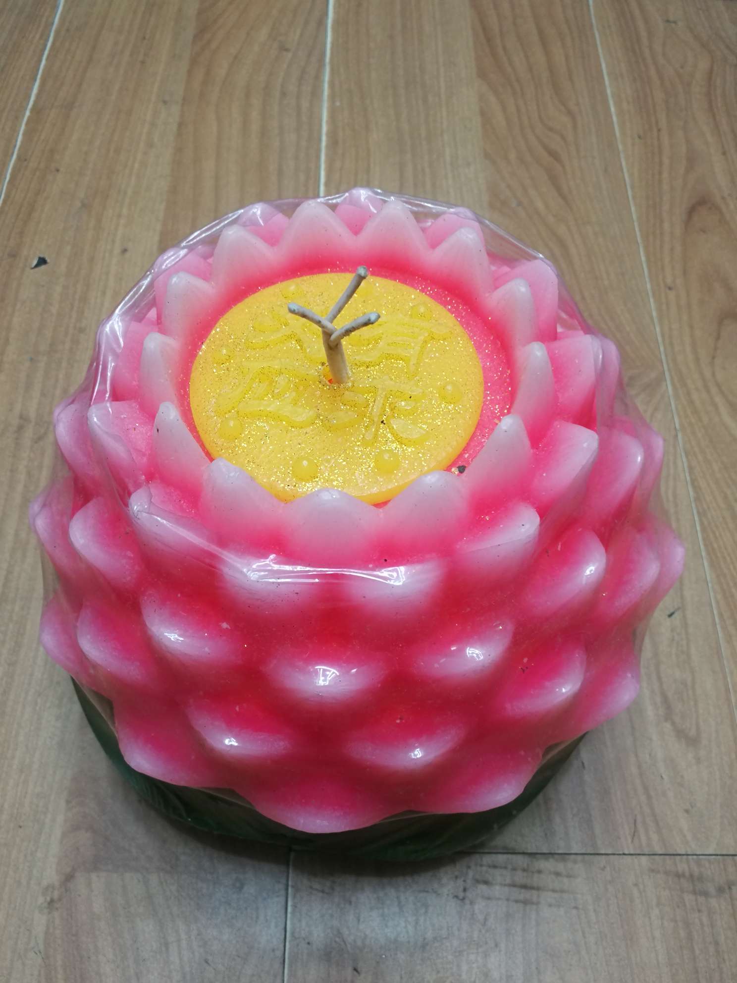 Five large with flower candle thumbnail