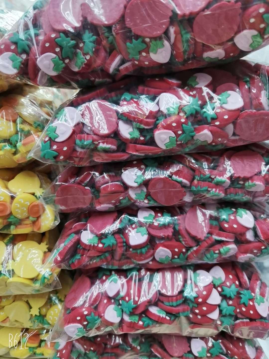 Resin fruit double-combination cartoon fruit dumpling plate Douyin bestseller diy hairpin water cup sticker cream glue phone case resin accessories details Picture