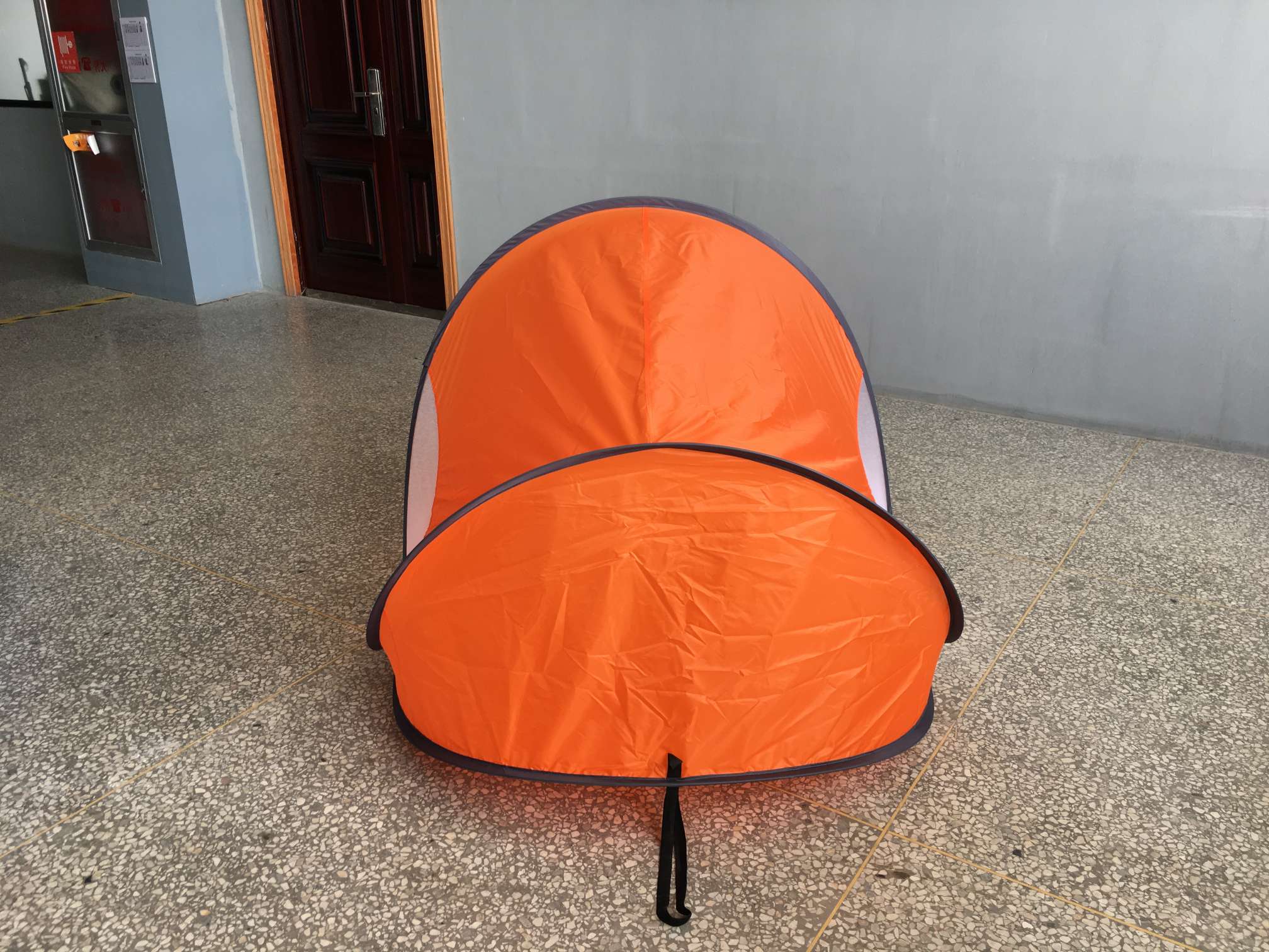 Outdoor automatic camping, tourism and leisure beach single-person tents can be customized undefined