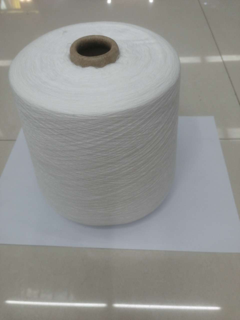 [Three Mountain Color Yarn] 32-count semi-combed de-greased white Specification image