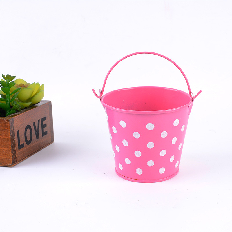 Patterned small bucket details Picture