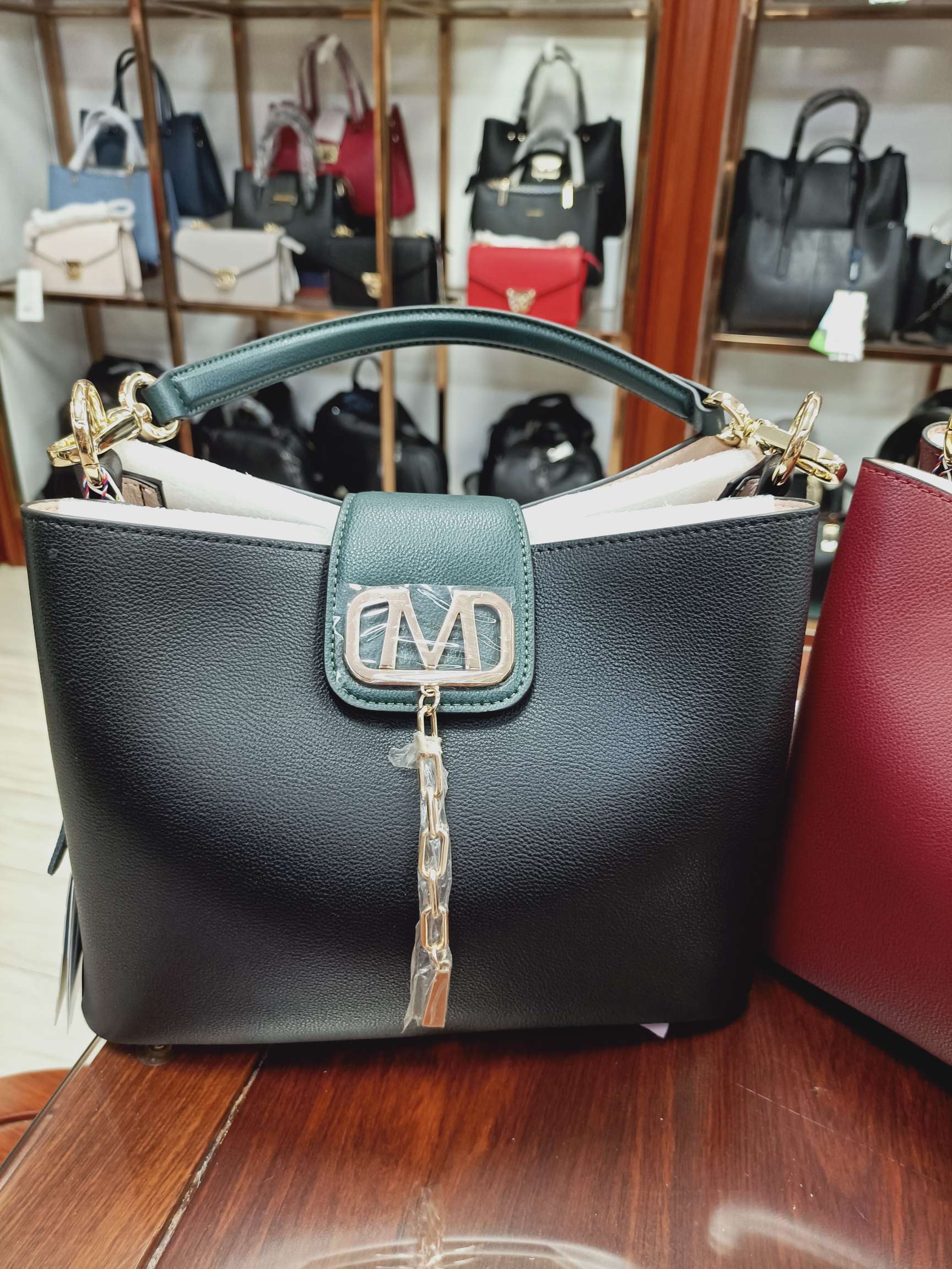 British Paul genuine leather women's bag P661047-3A Item Picture