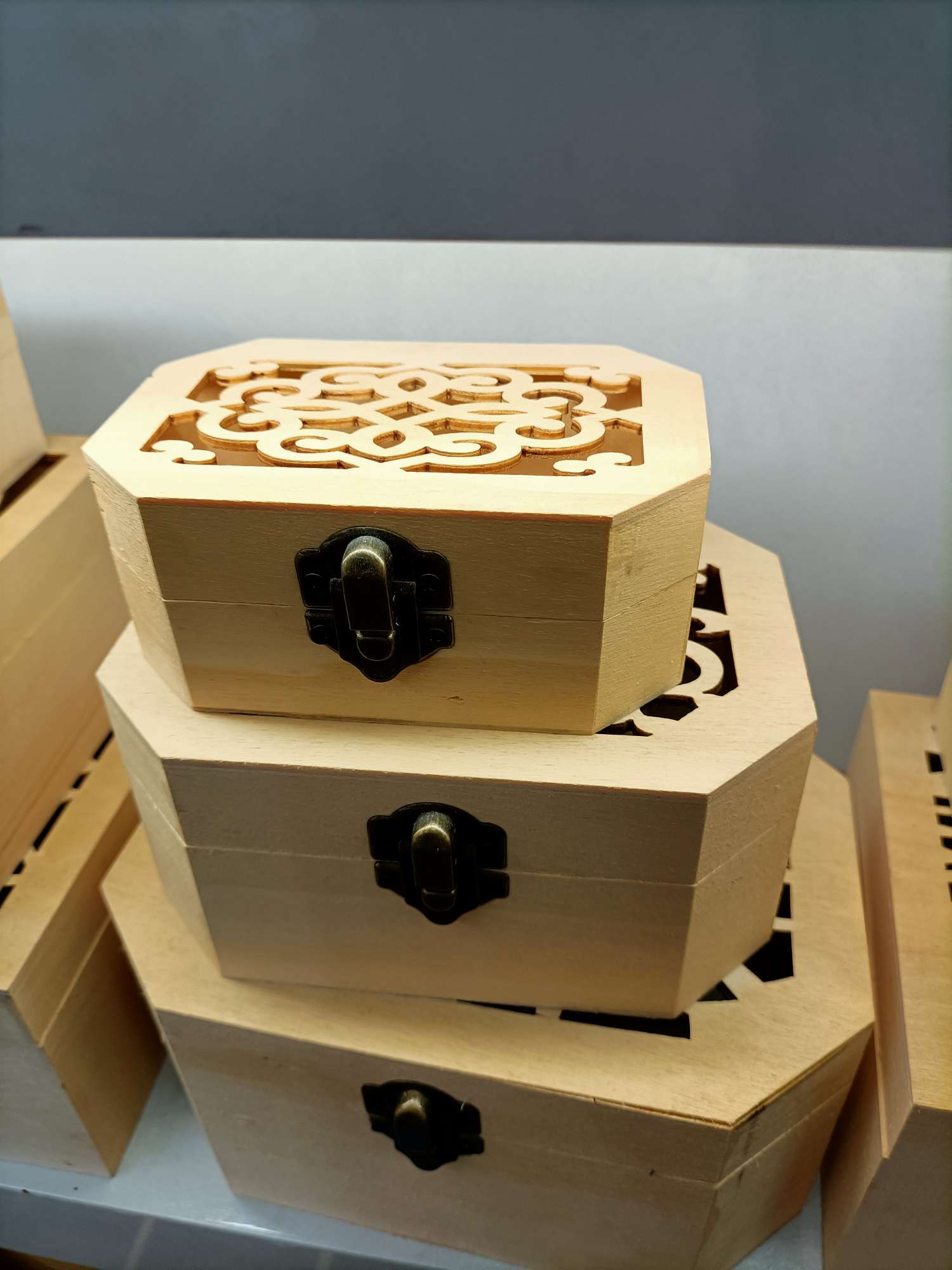 1728 Wood packing box thumbnail