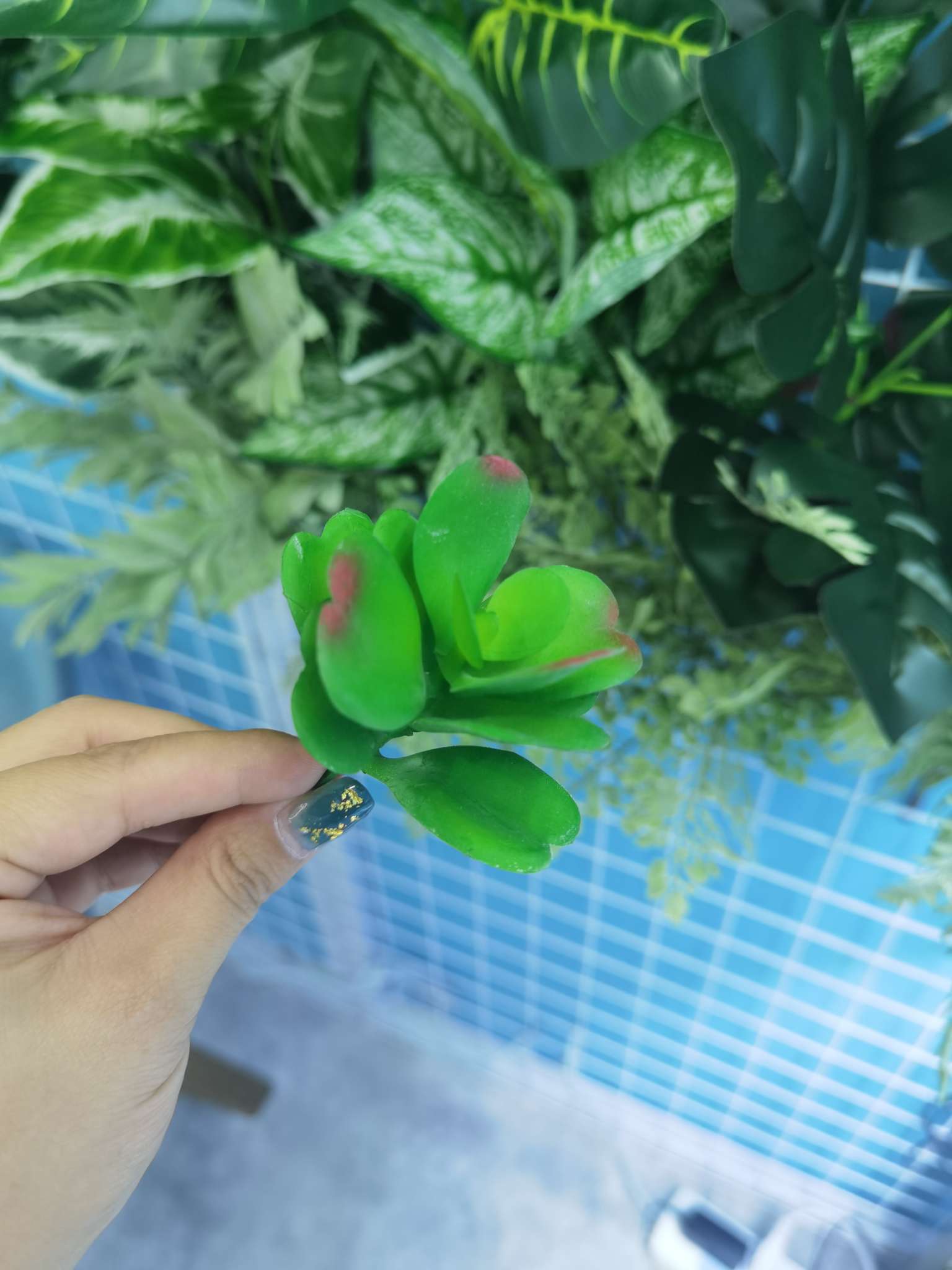 Artificial succulent plants