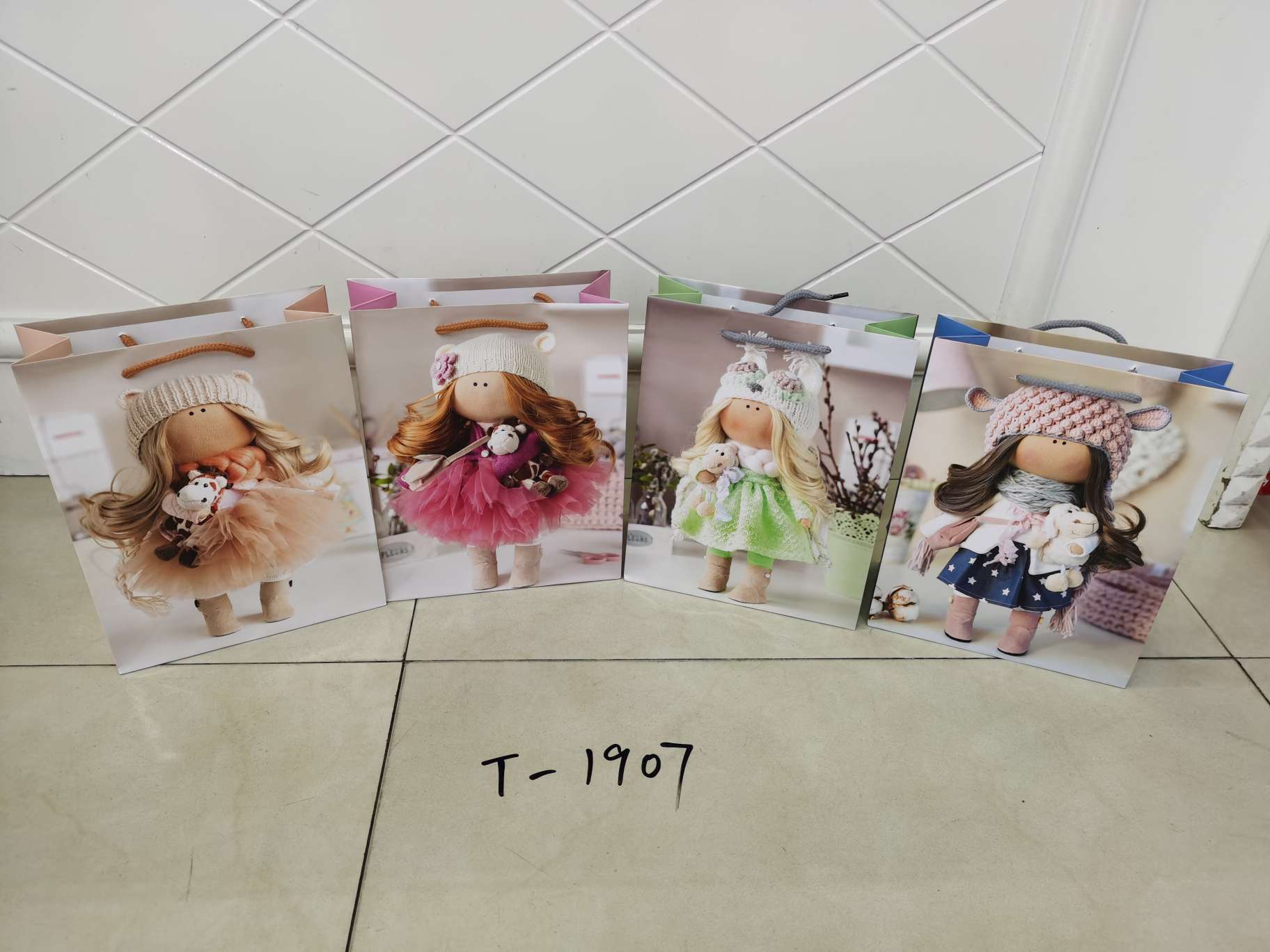 厂家现货供应高档宽底礼品袋手提袋 创意服装购物包装纸袋可定制产品图