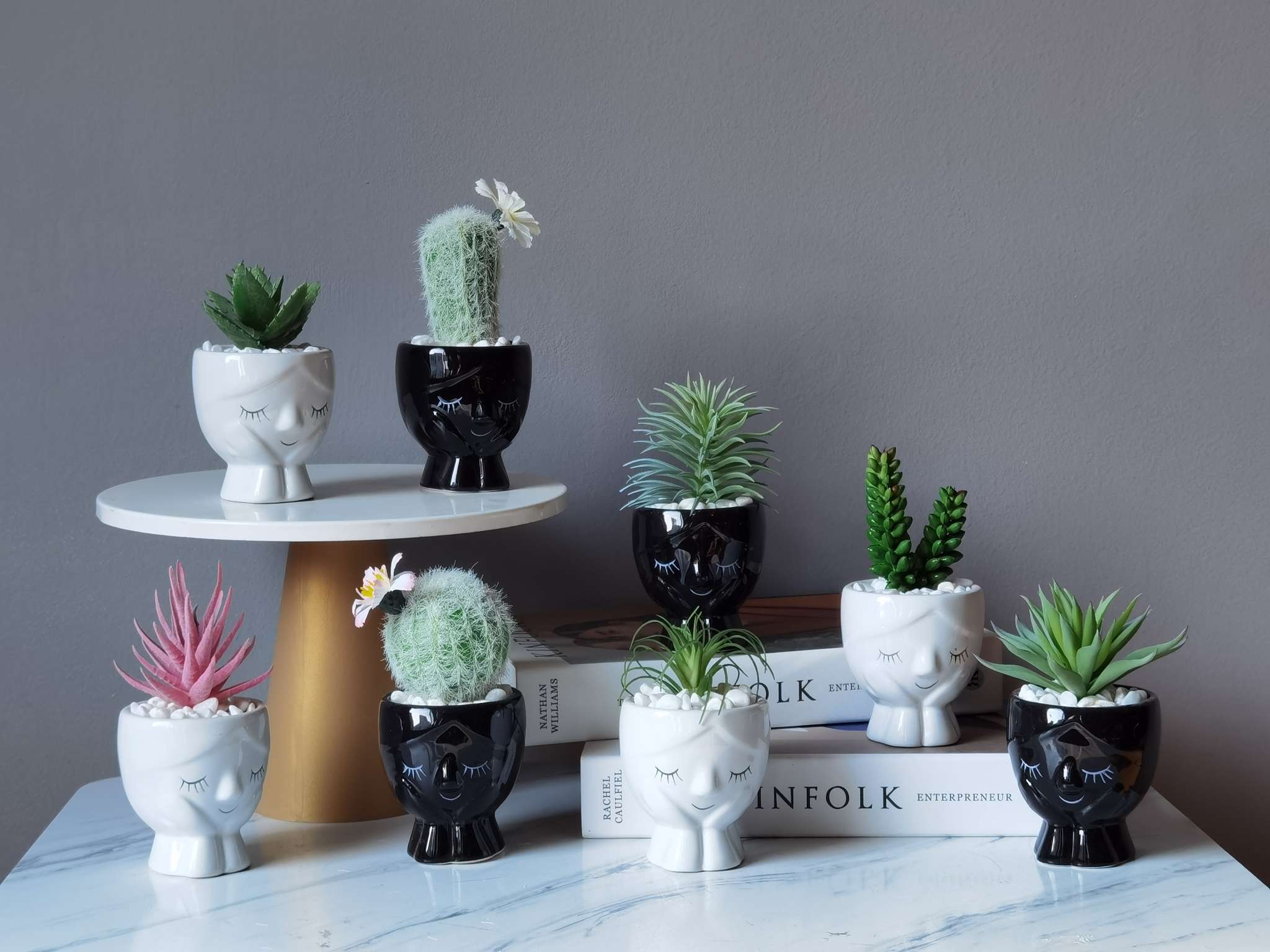 Creative human figure simulation, succulent plant potted plants, bonsai, home decoration items, coffee tables, TV cabinets, dining table surface decorations, and foreign trade bestsellers