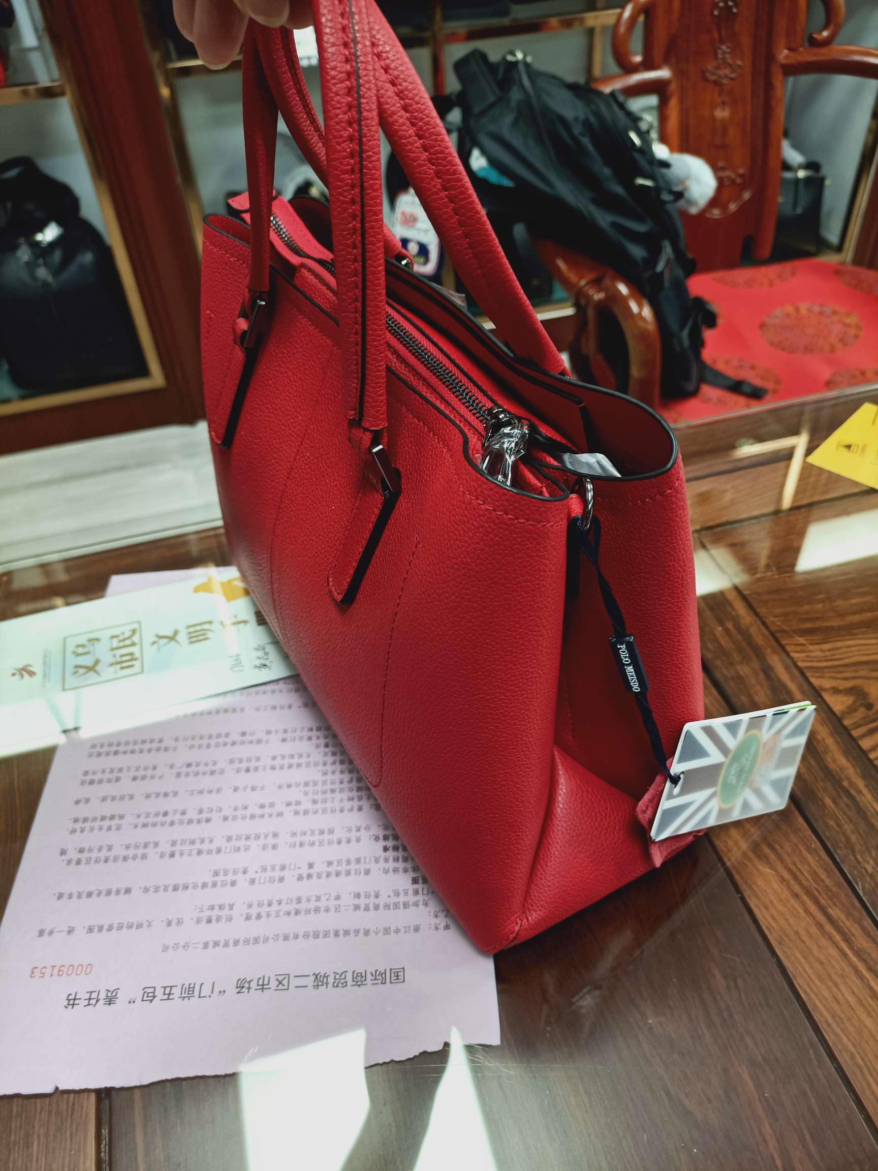 British Paul genuine leather women's bag P19016-2B Application Scenario