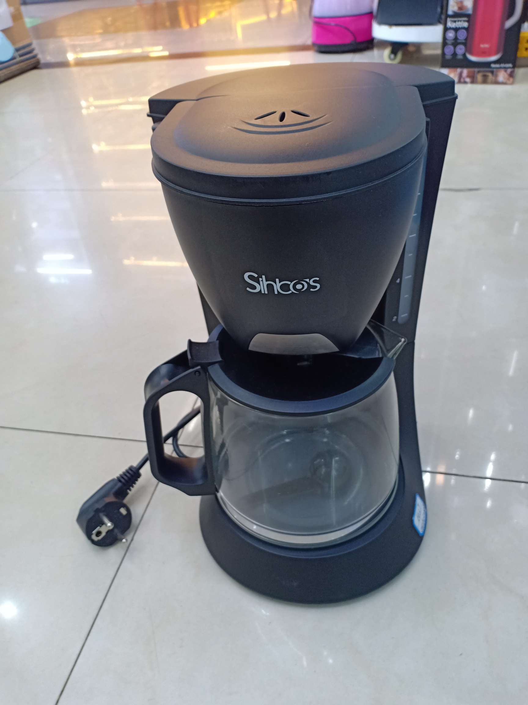 Foreign trade home and commercial dual-purpose coffee machine, Italian coffee machine, drip coffee machine, portable coffee machine Application Scenario