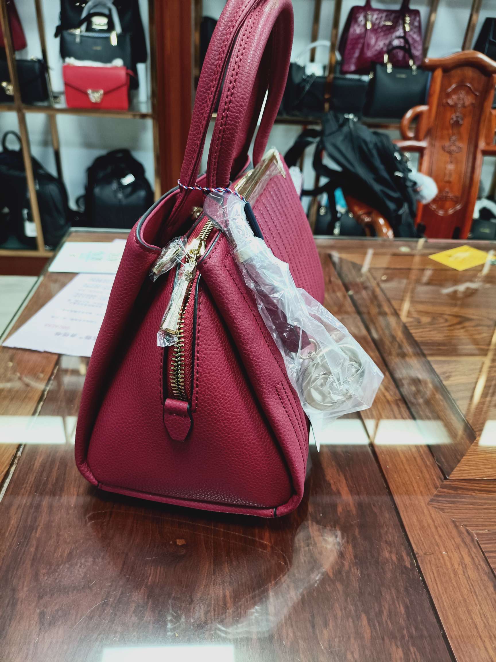 British Paul genuine leather women's bag P66882-2b details Picture