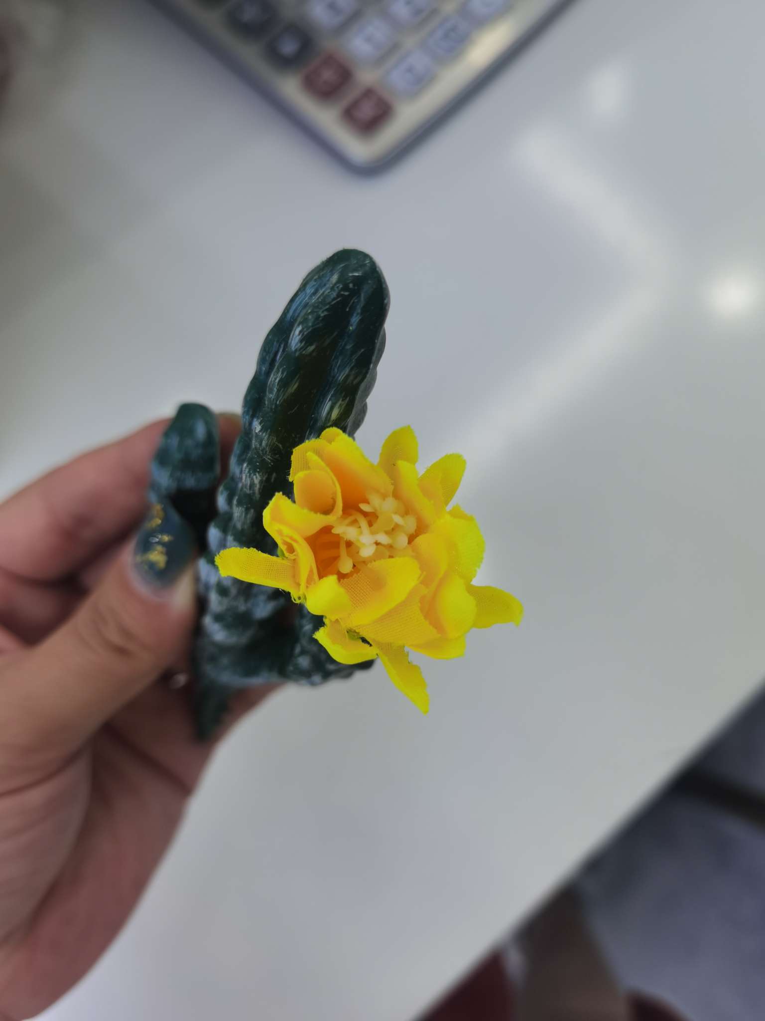 Simulated succulent plant - cactus with flowers Specification image