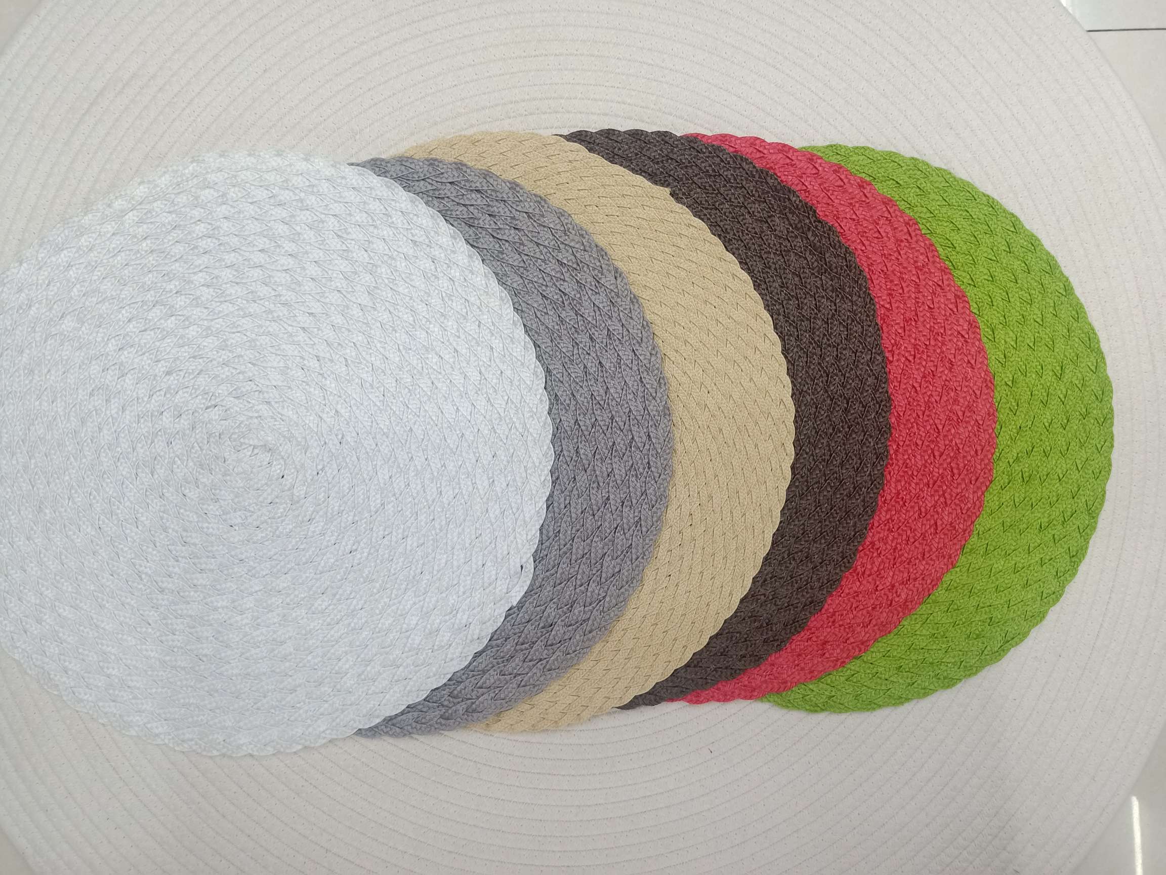 38-centimeter PP three-ply braided dinner mat thumbnail