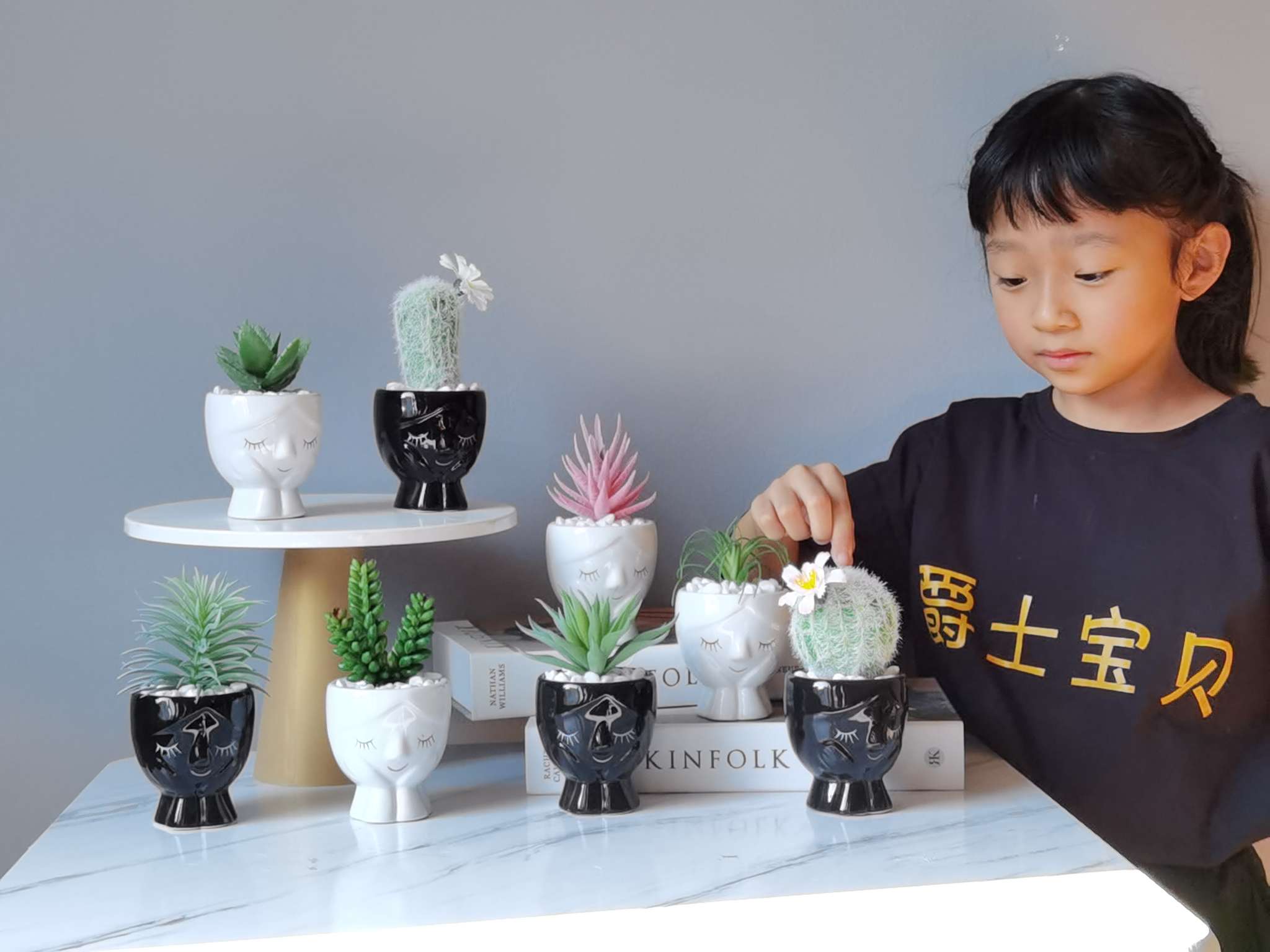 Creative human figure simulation, succulent plant potted plants, bonsai, home decoration items, coffee tables, TV cabinets, dining table surface decorations, and foreign trade bestsellers Specification image