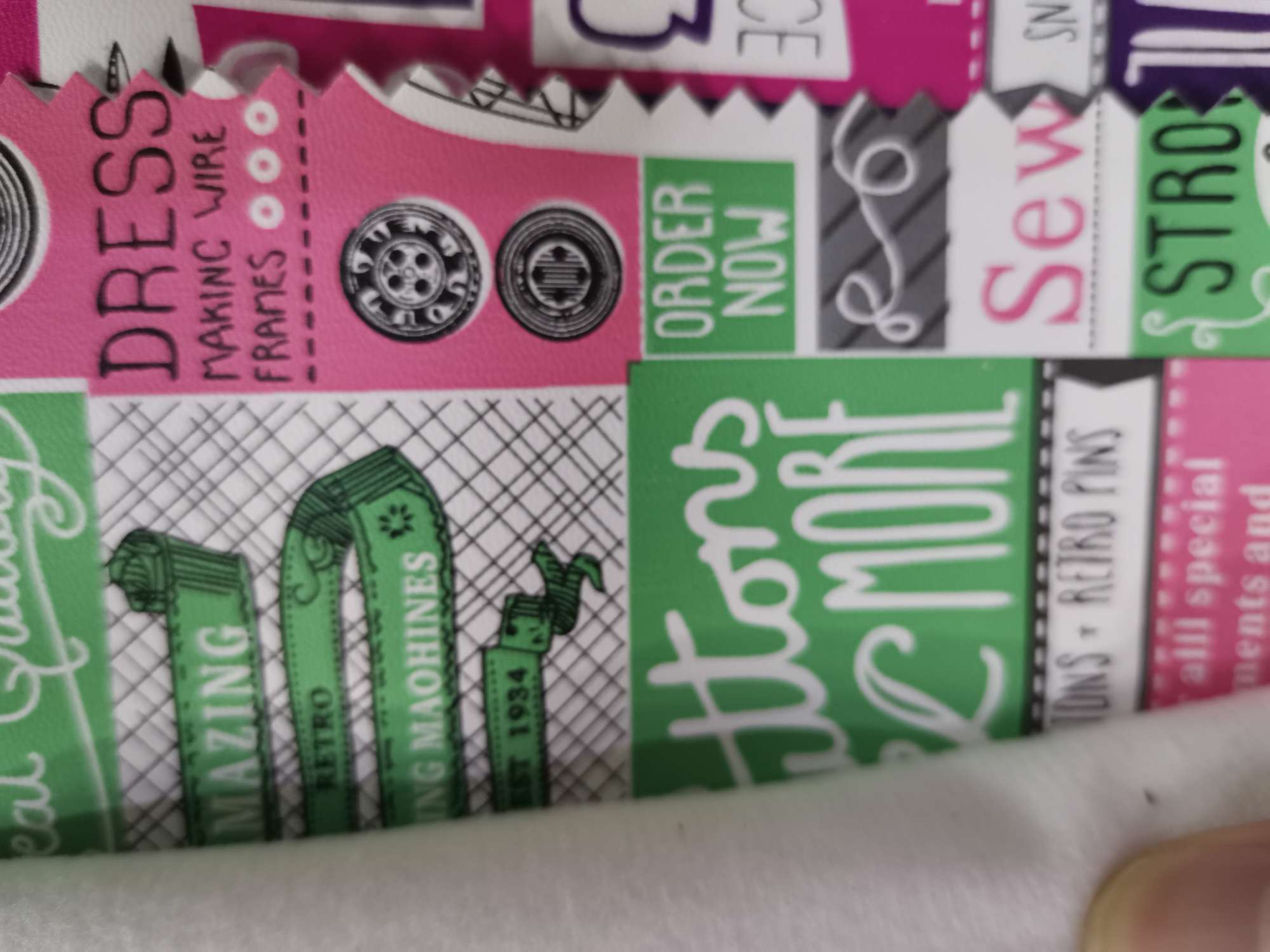 Manufacturers direct sales of new posters - 3 leather a large number of spot high school low-grade luggage sofa shoe material fabric