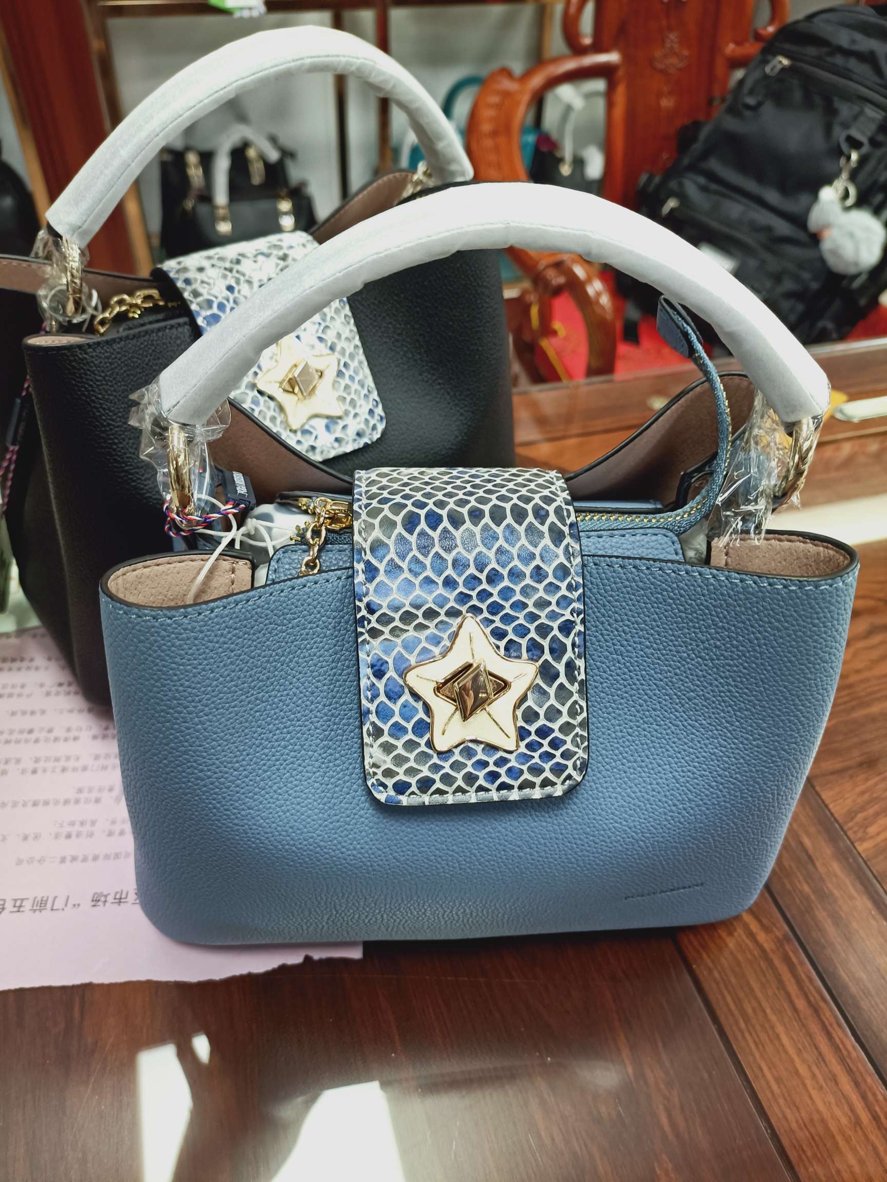 British Paul genuine leather women's bag P66975-2C undefined