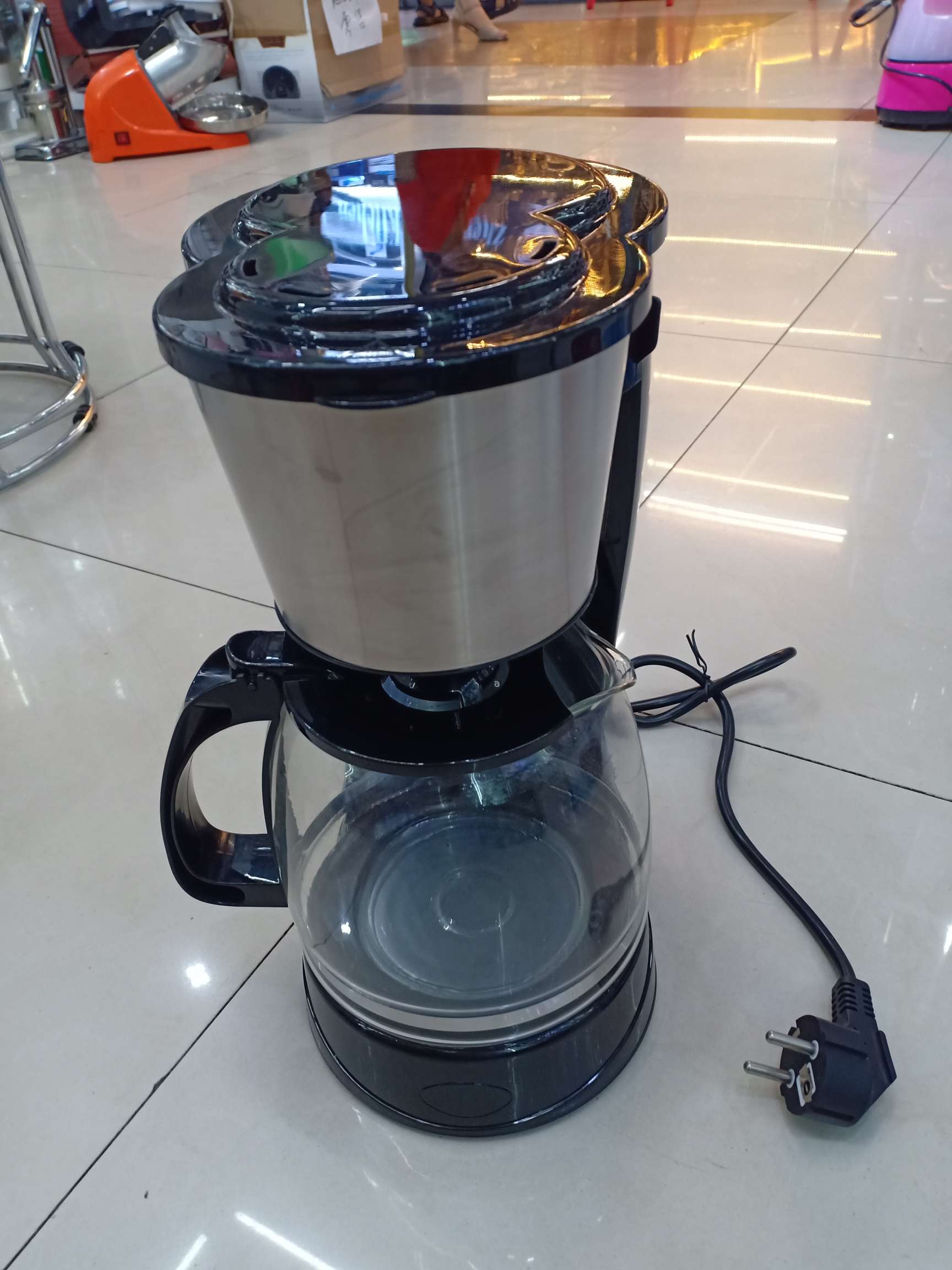Foreign trade export household and commercial dual-purpose drip coffee machine, mini portable coffee machine, Italian coffee machine Application Scenario