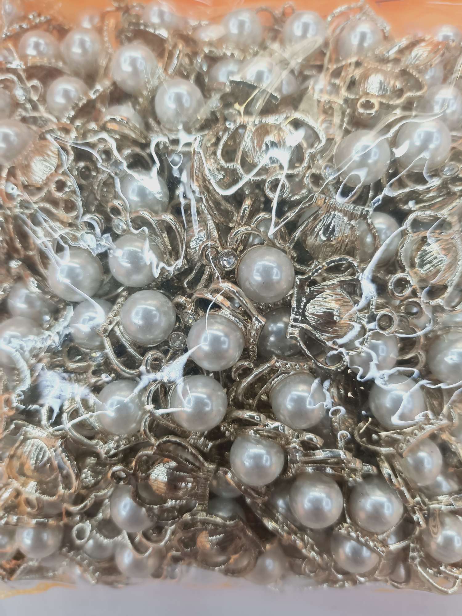 Crown with pearl alloy fittings thumbnail