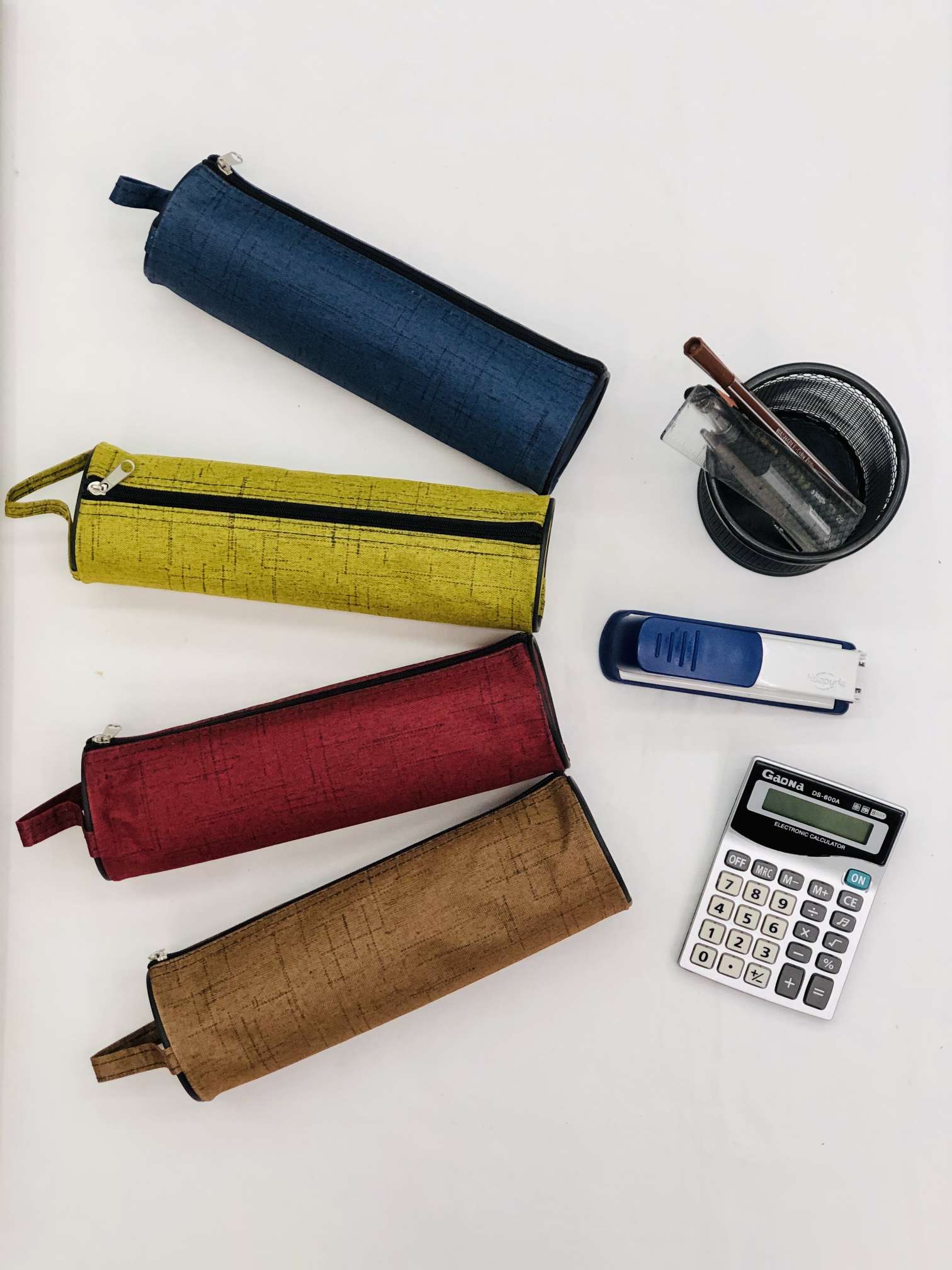 韩版笔袋创意笔袋多功能笔袋牛仔笔袋学生笔袋帆布笔袋圆筒笔袋网红笔袋大容量笔袋PⅤC笔袋尼龙笔袋牛津笔袋产品图