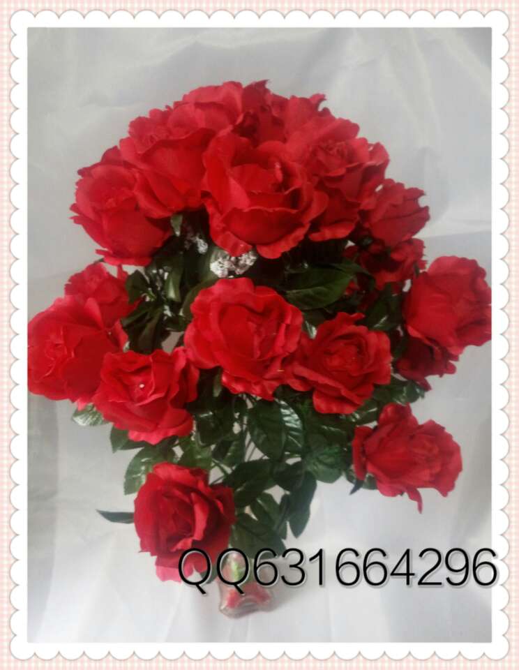 Fumin Si Hua produces high-end artificial flowers, including 24-head pink champagne roses, Valentine's Day artificial roses, and artificial wedding bouquets. Factory direct sales Application Scenario