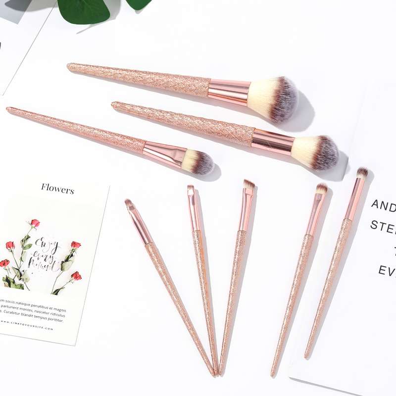 8支高档化妆刷 电镀磨砂玫瑰金柄 专业时尚化妆刷 散粉刷 粉底刷 眼影刷等 专业亮皮化妆包 便携带细节图