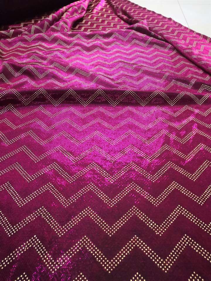 三角波浪纹滴塑亮丝布 垂感金银丝面料 土耳其穆斯林头巾饰品围巾细节图