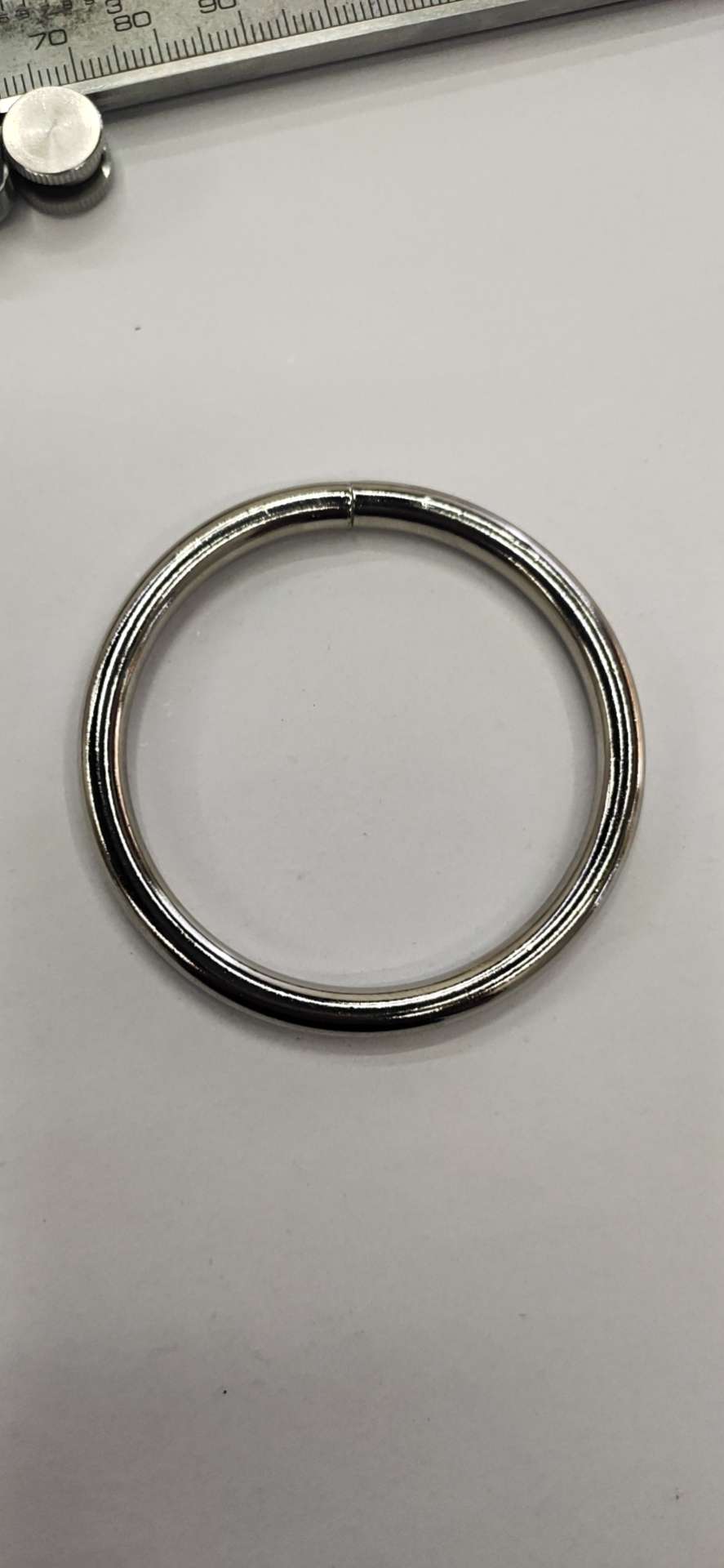 The cap buckles are made of various materials such as steel, copper and iron Specification image