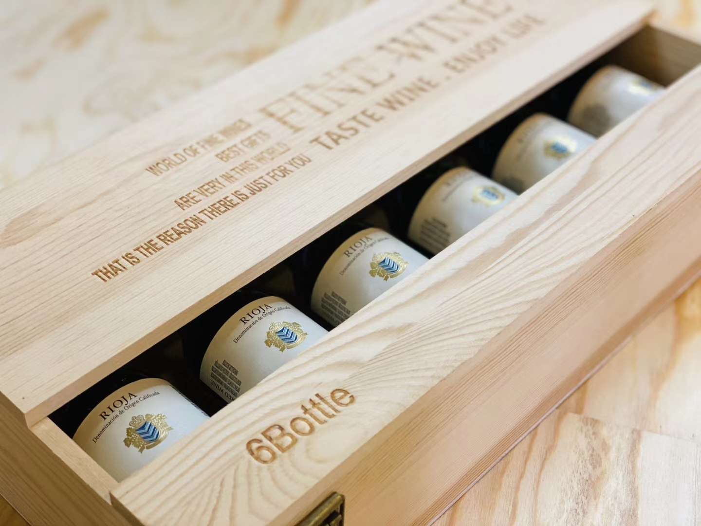 玛奇尼洛珍酿干红葡萄酒 6小瓶＋木盒白底实物图