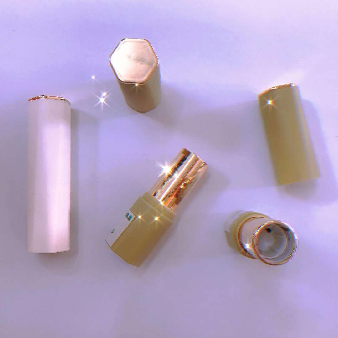 New web Red lipstick lipstick tube magnet rubber paint set with diamonds Specification drawing