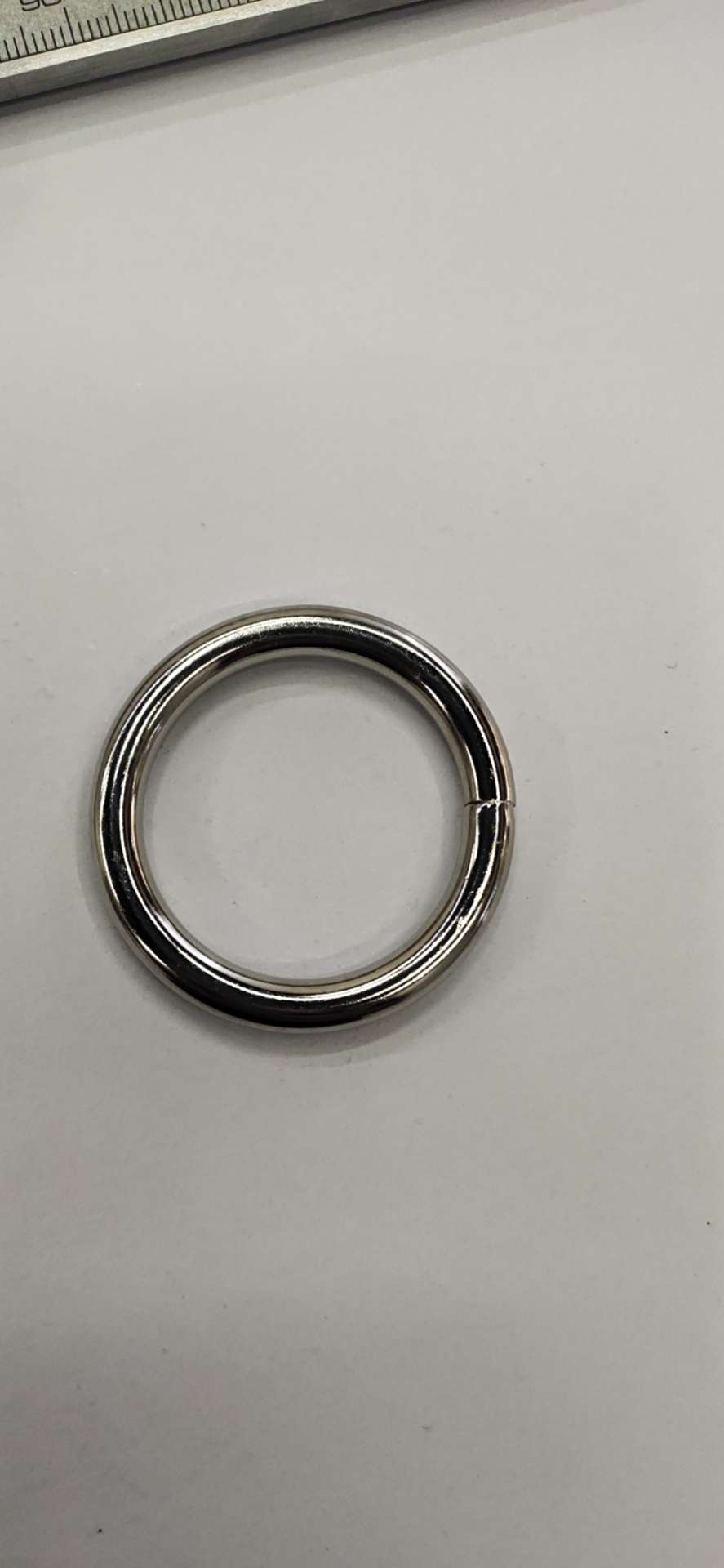 The cap buckles are made of various materials such as steel, copper and iron details Picture