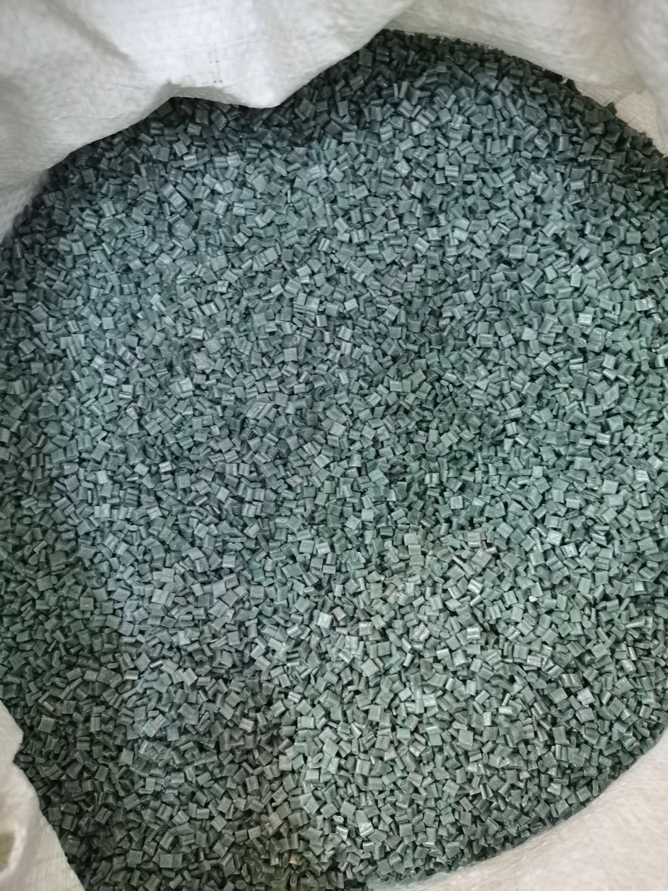 Light green small particle high-pressure material Specification image