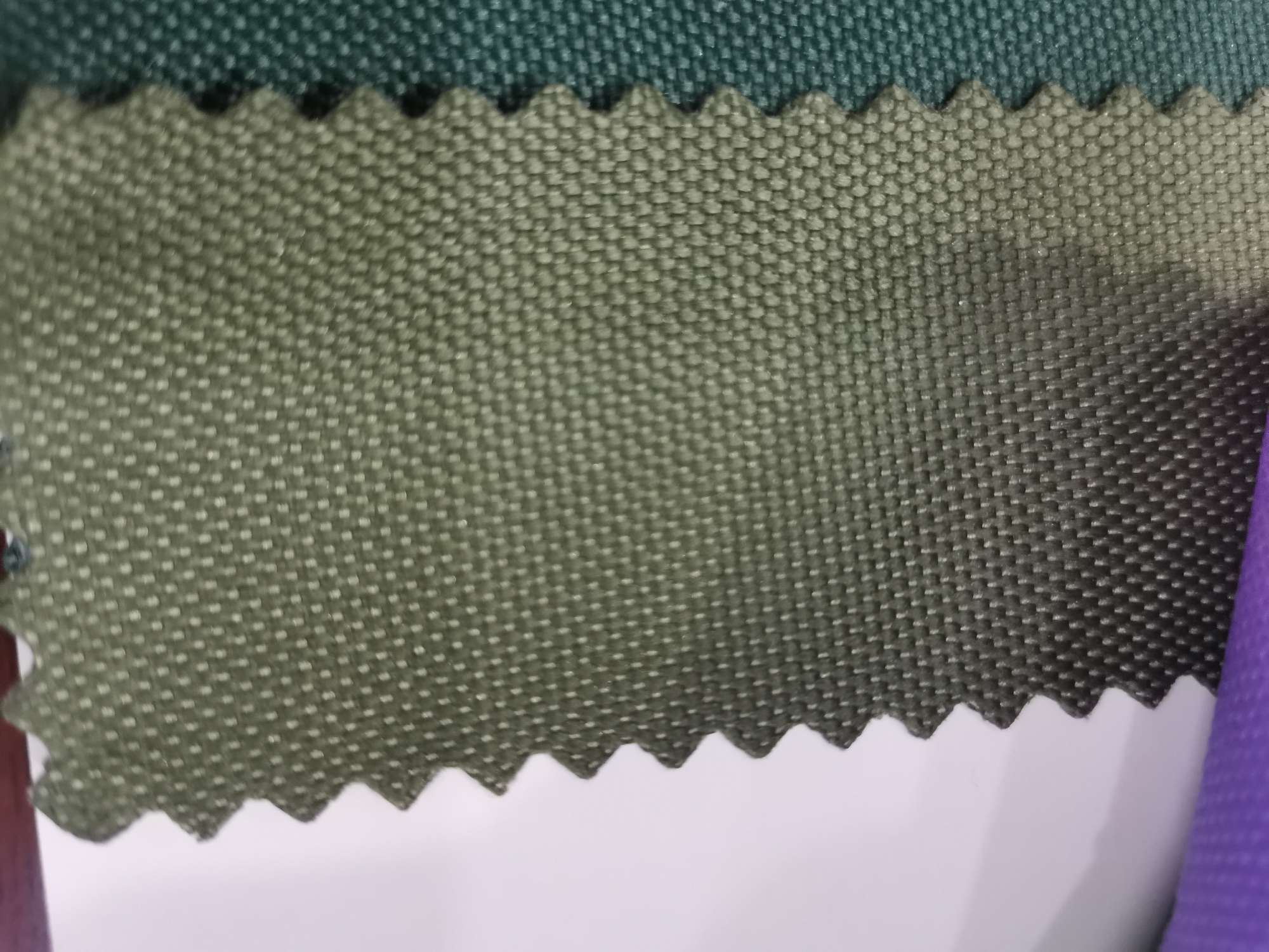 厂家直销热销新款  600D—19皮革大量现货高中低档箱包沙发鞋材面料