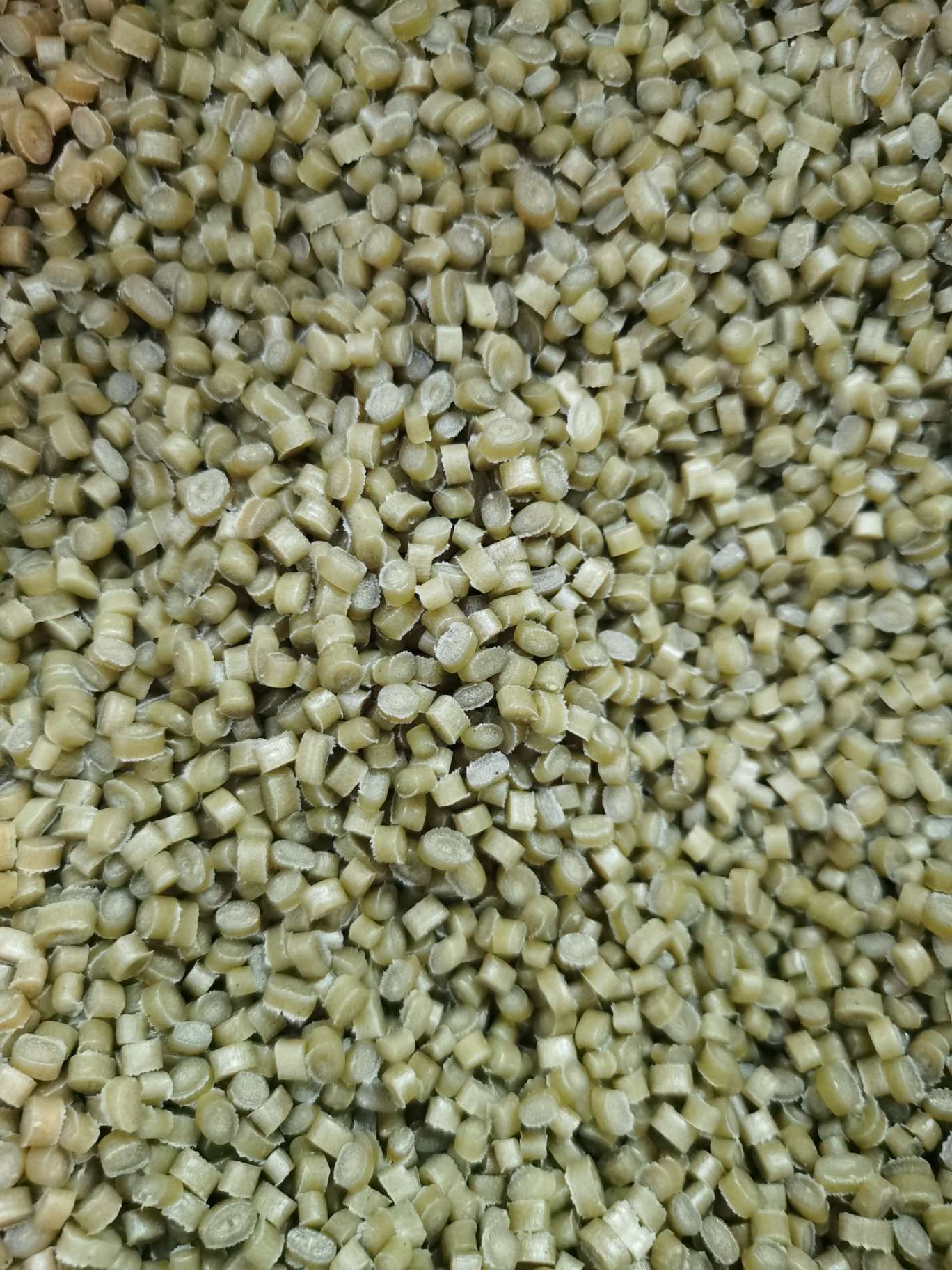 Light yellow small granular high-pressure material details Picture