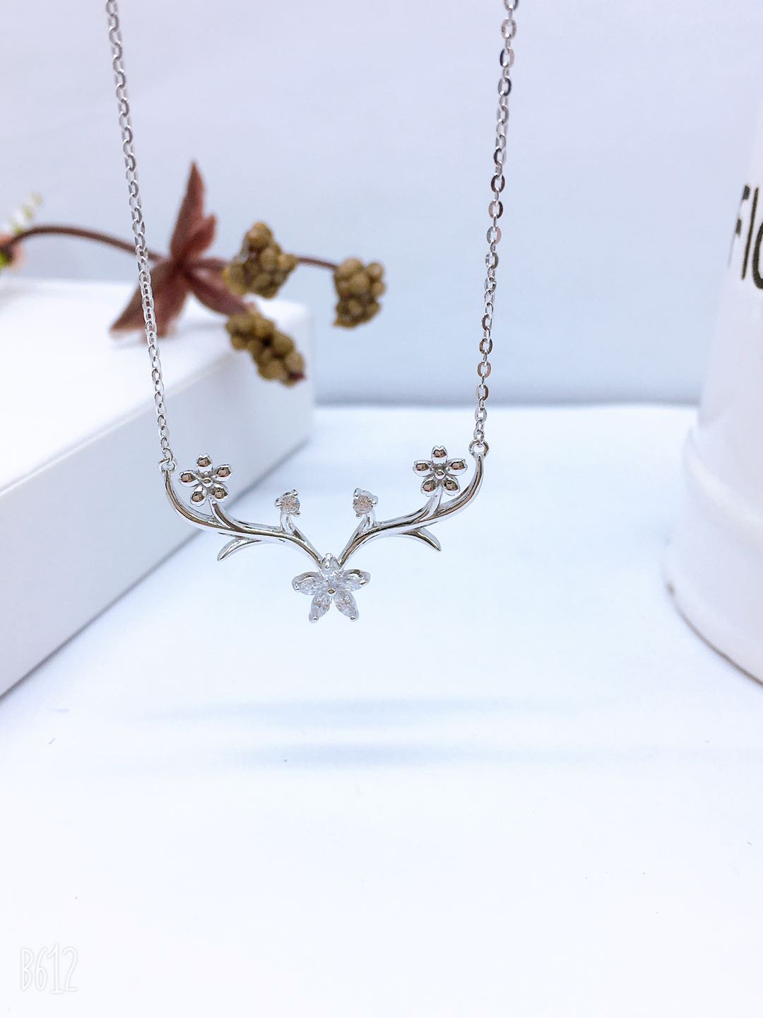 Necklace 16 thumbnail